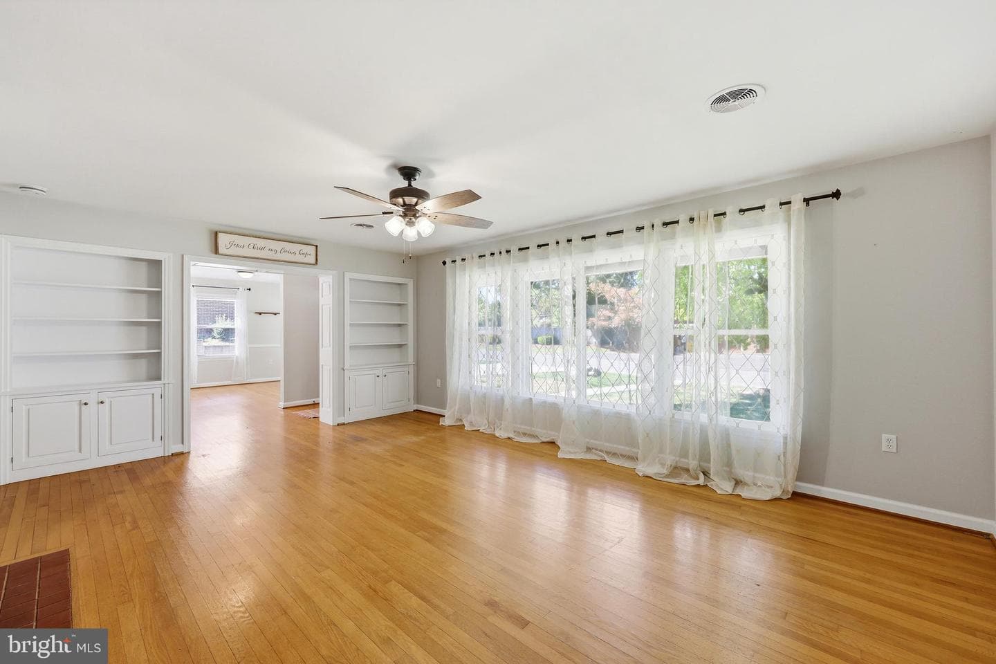203 N Rosemont Avenue photo 27