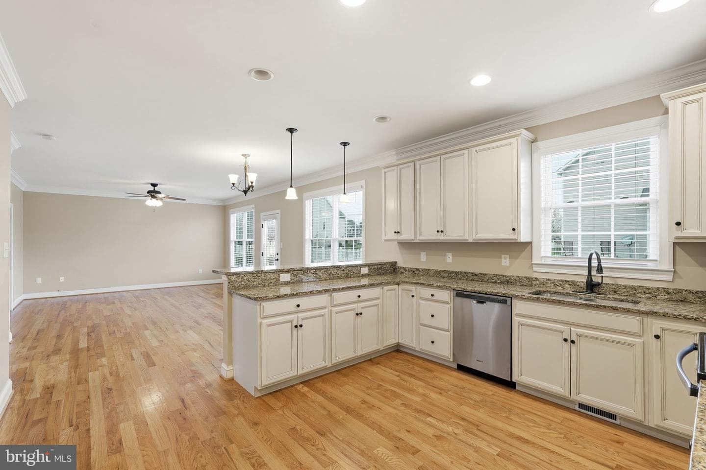 16 Azera Drive photo 7