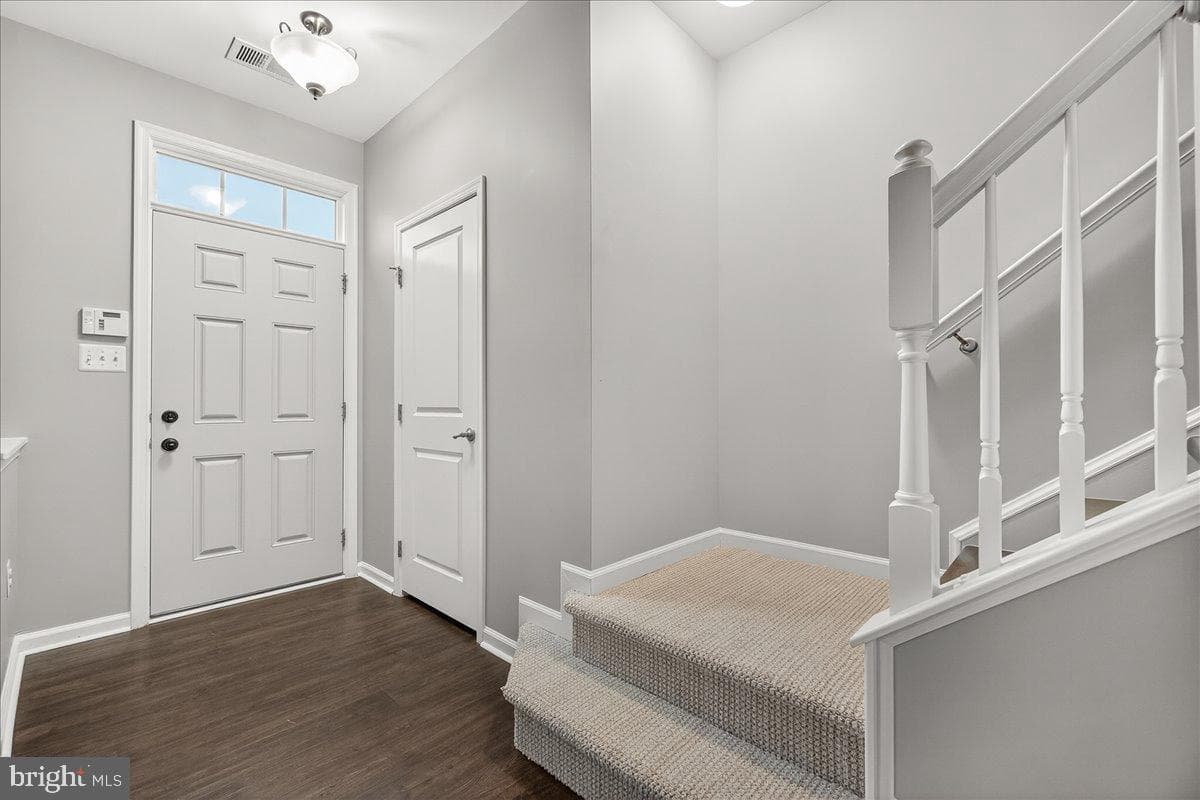 37 Erie Place photo 3