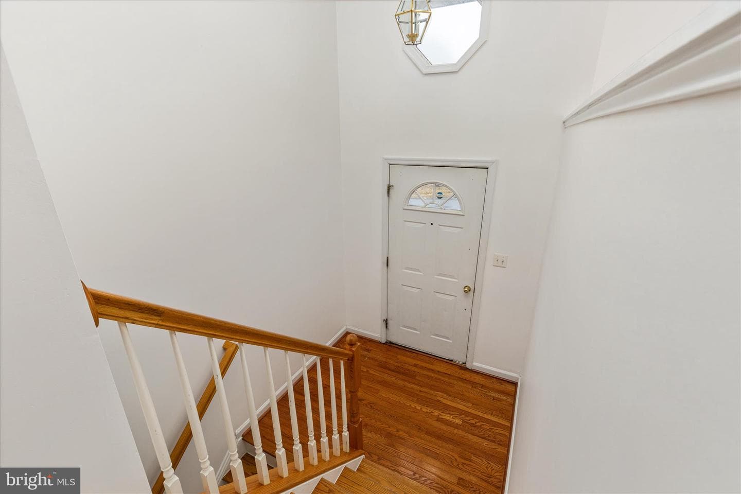 512 Ford Circle photo 4