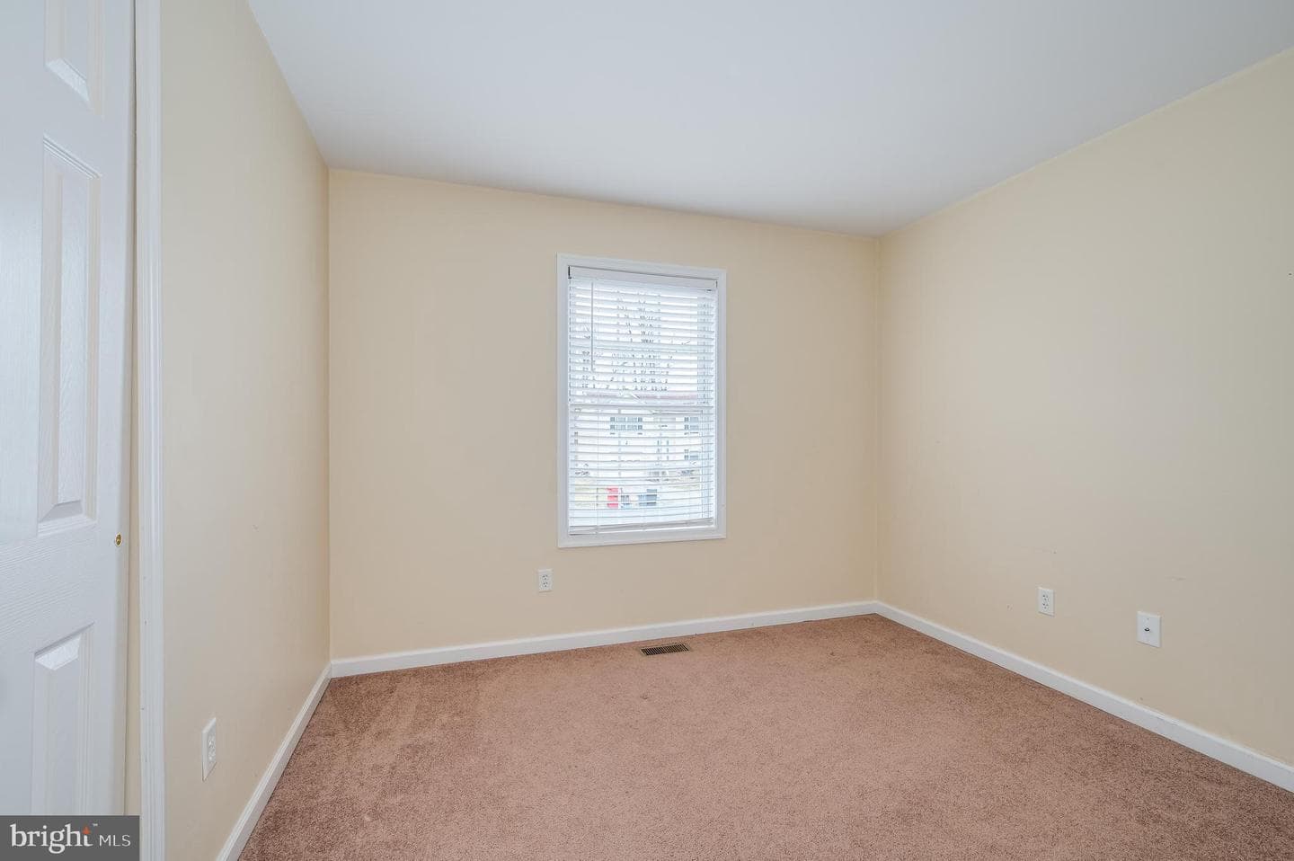 18 Veterans Way photo 41