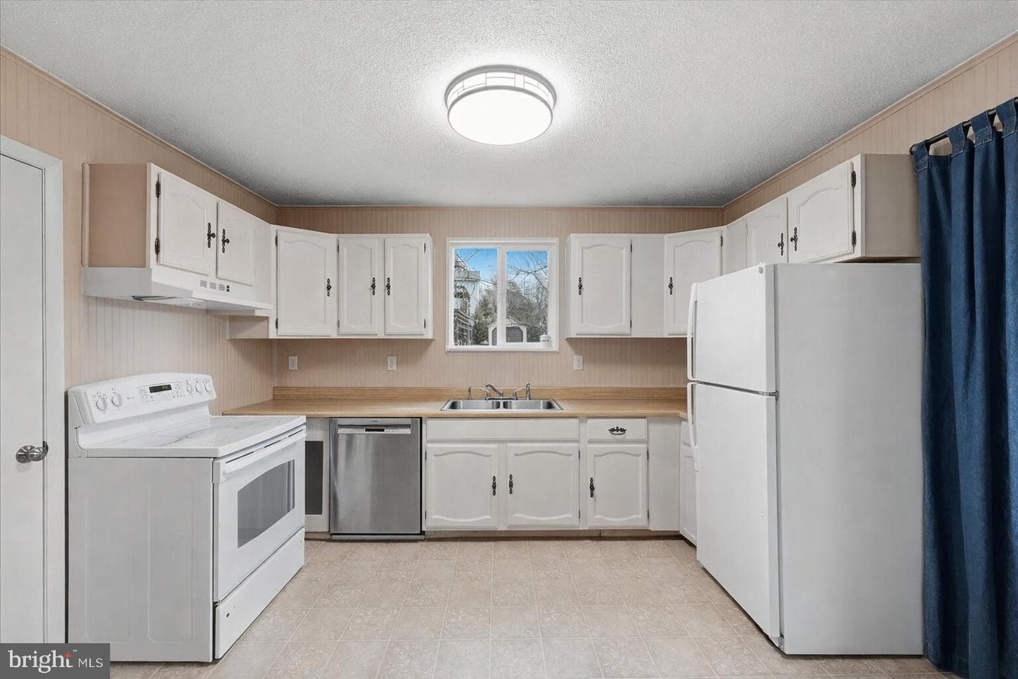 245 Atwood Drive photo 4