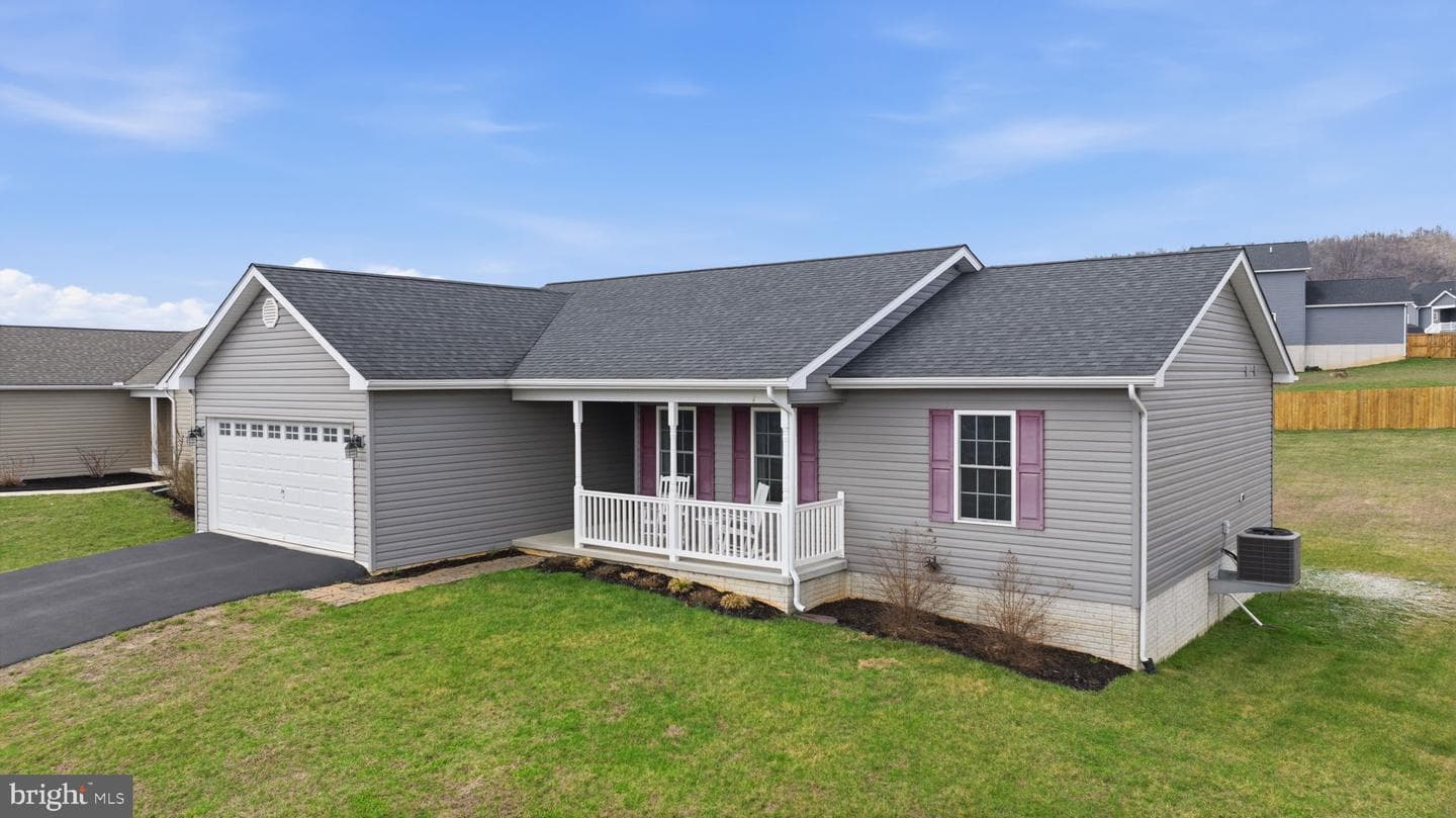82 Latrobe Drive photo 3