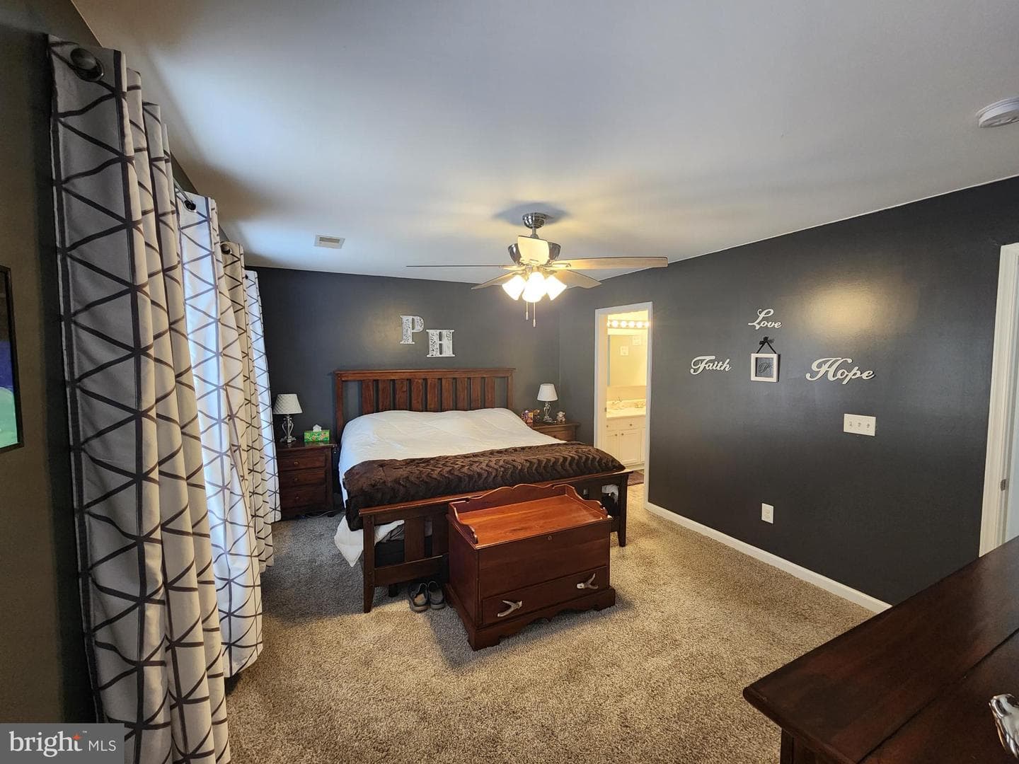 185 Embassy Court photo 18