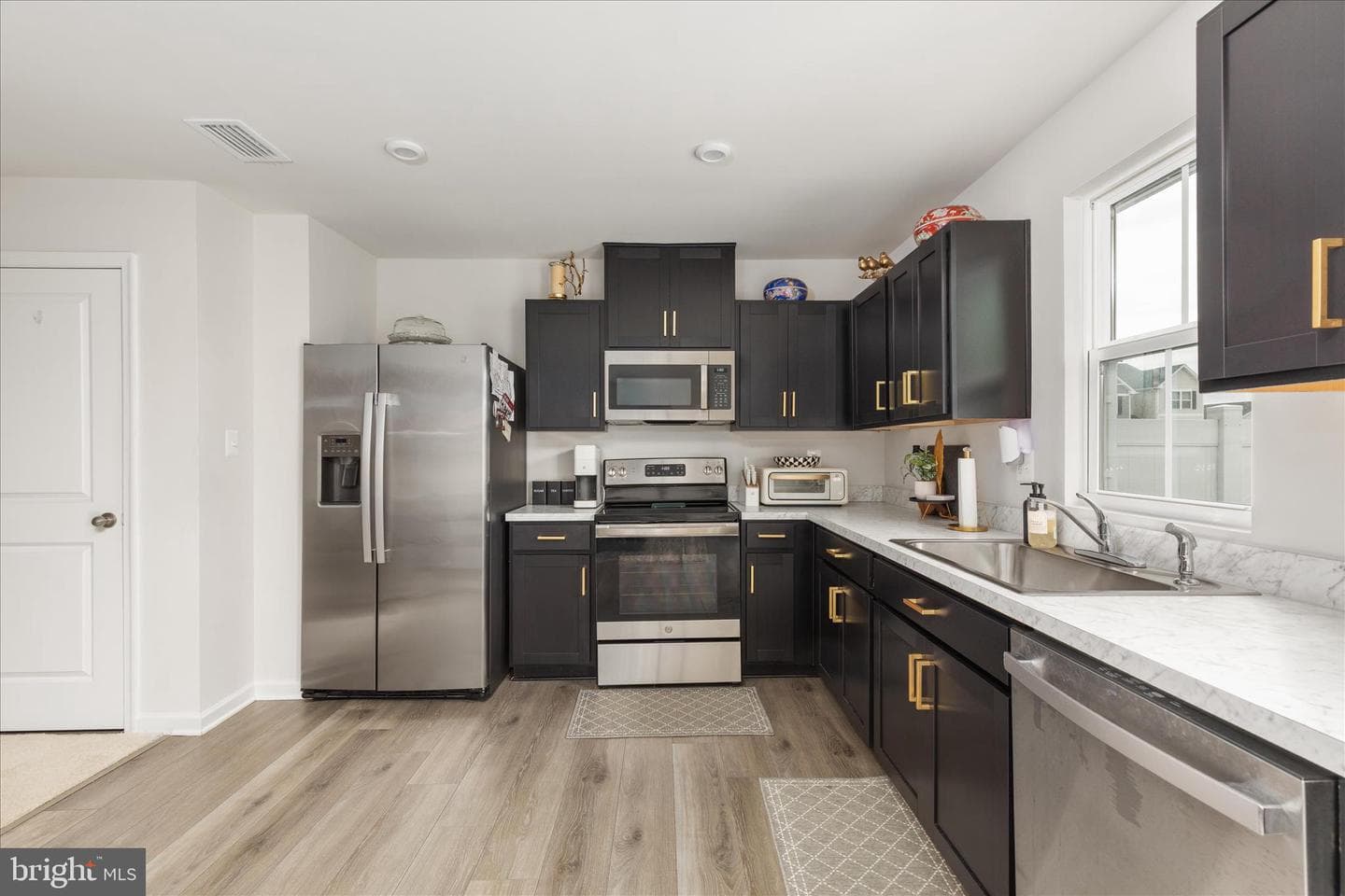 130 Calais Place photo 15
