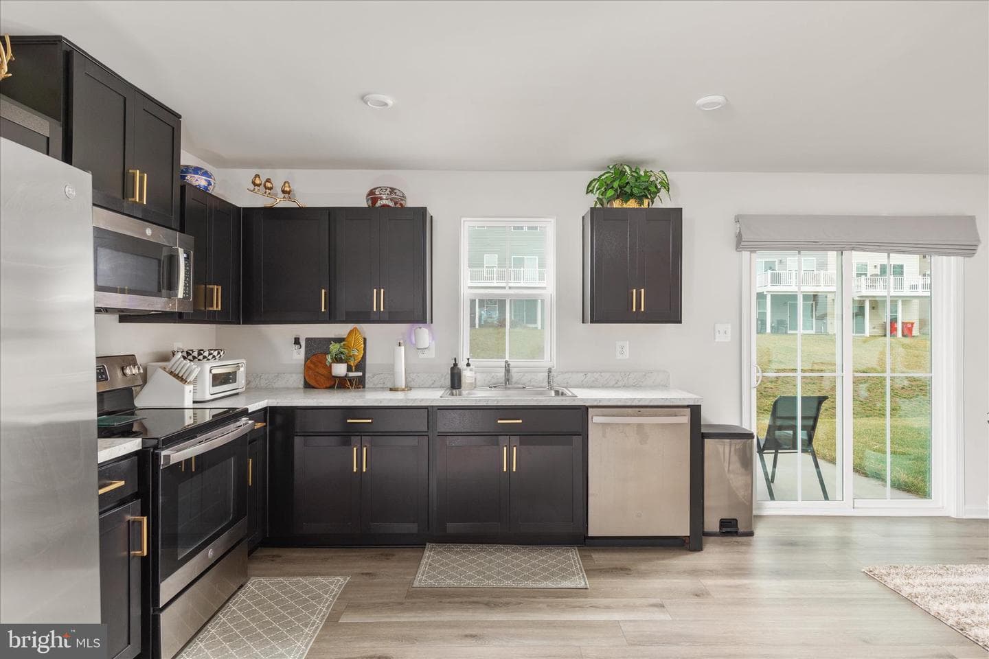 130 Calais Place photo 16