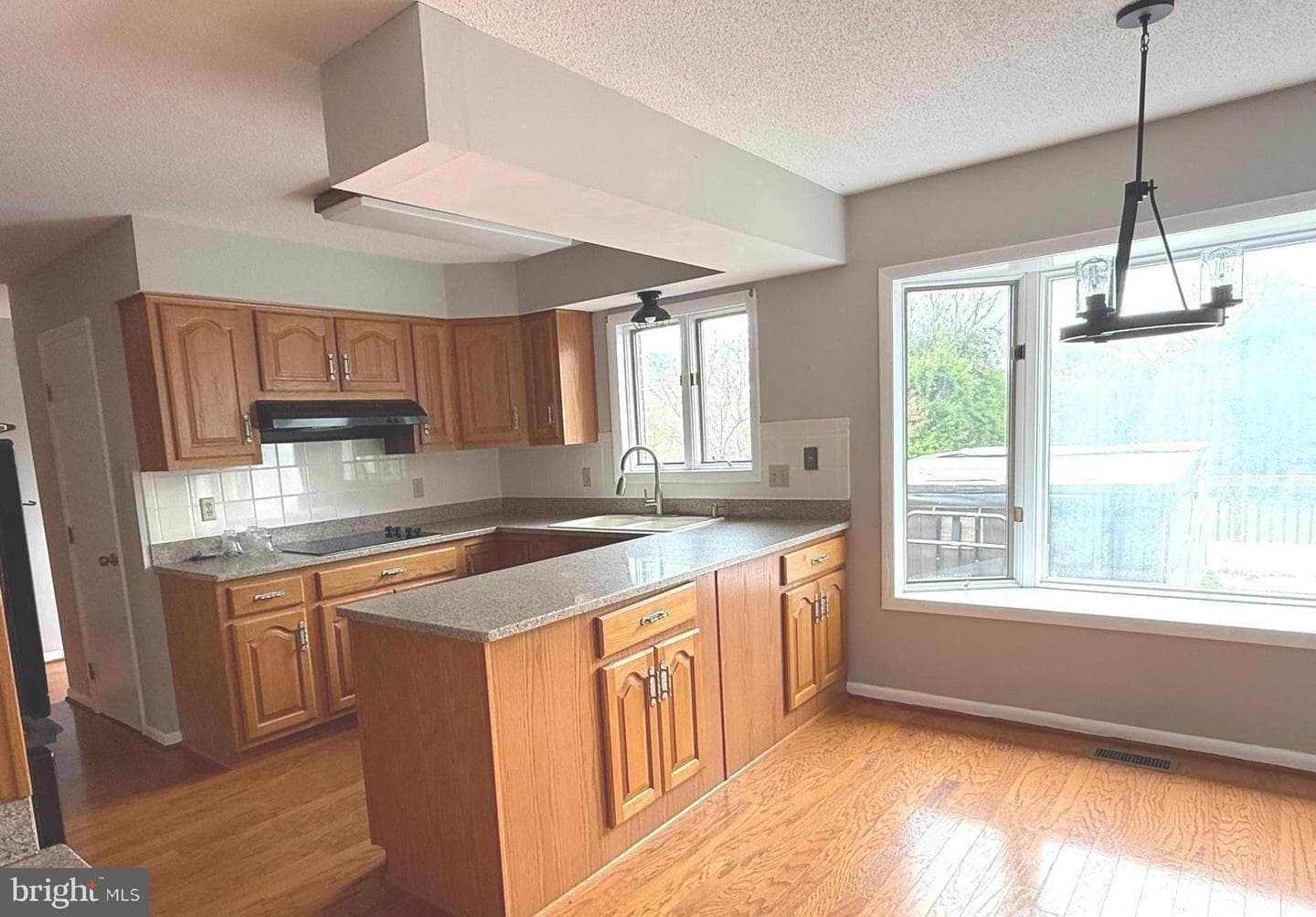 40 Marston Drive photo 6