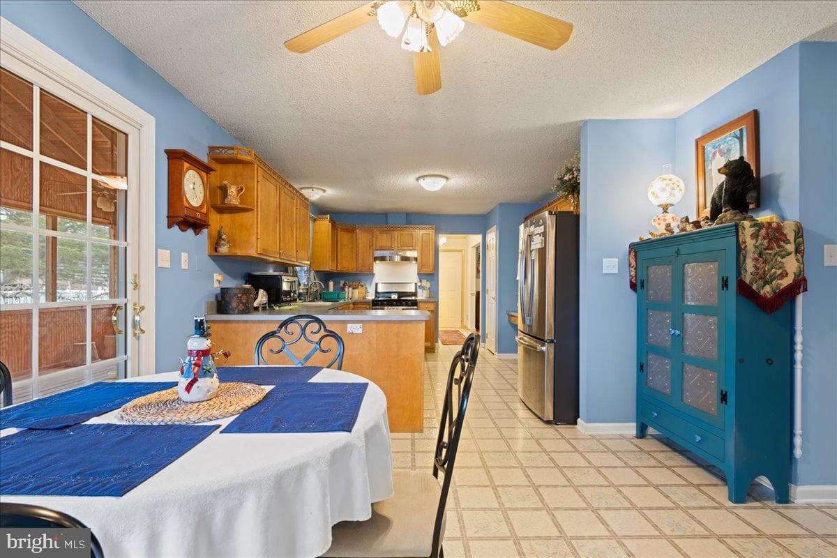 462 Camelot Boulevard photo 11
