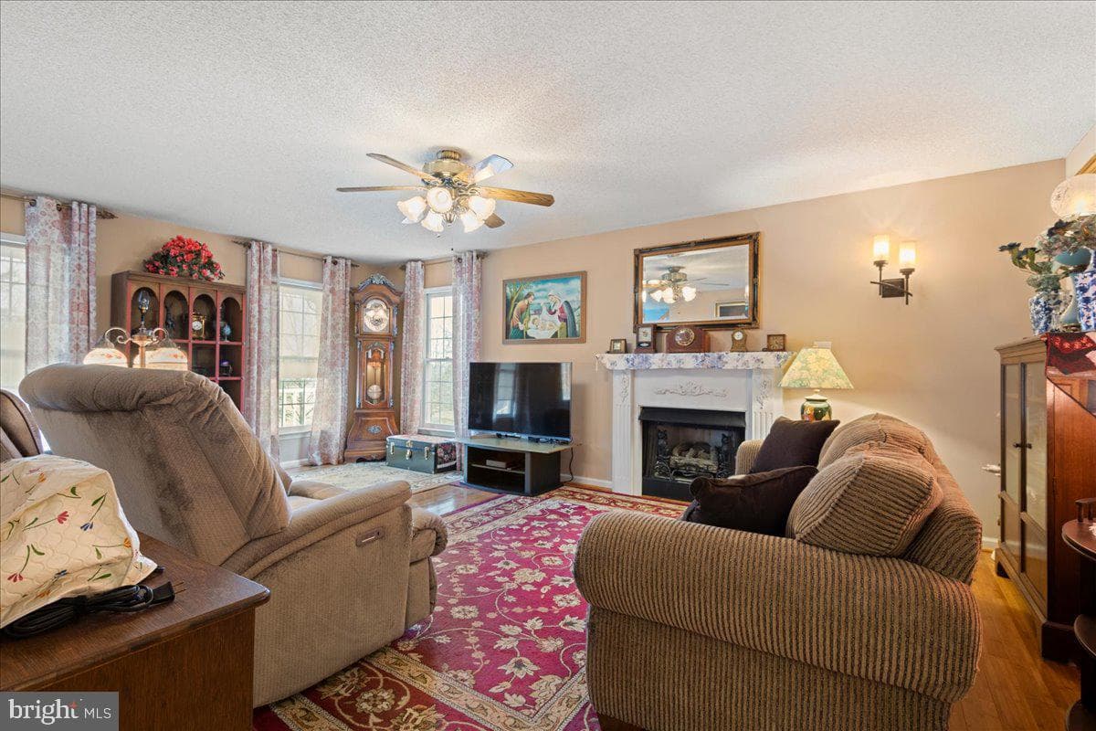 462 Camelot Boulevard photo 7