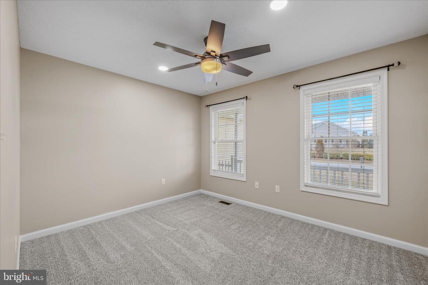 472 Ives Street photo 20