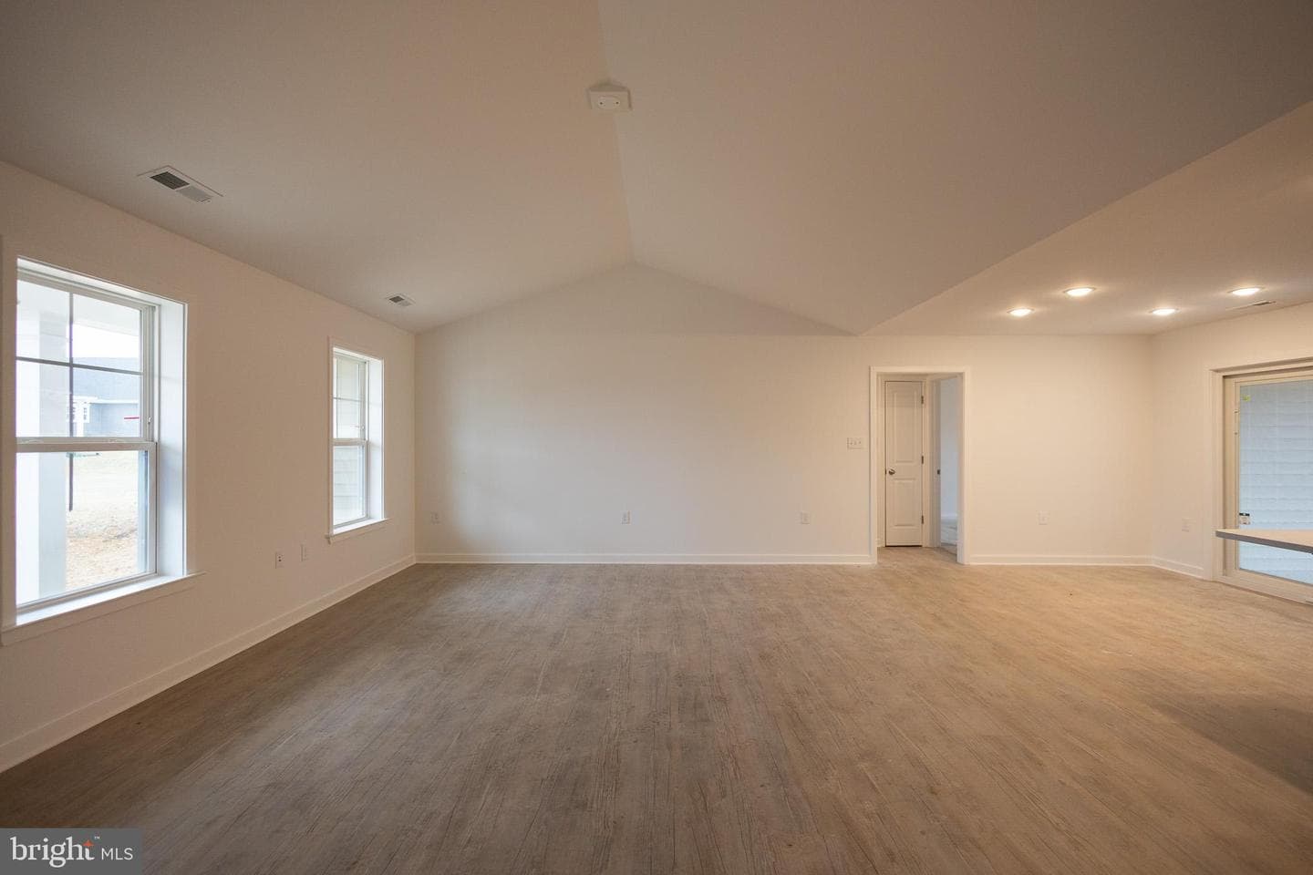 127 Thoroughbred Terrace photo 2