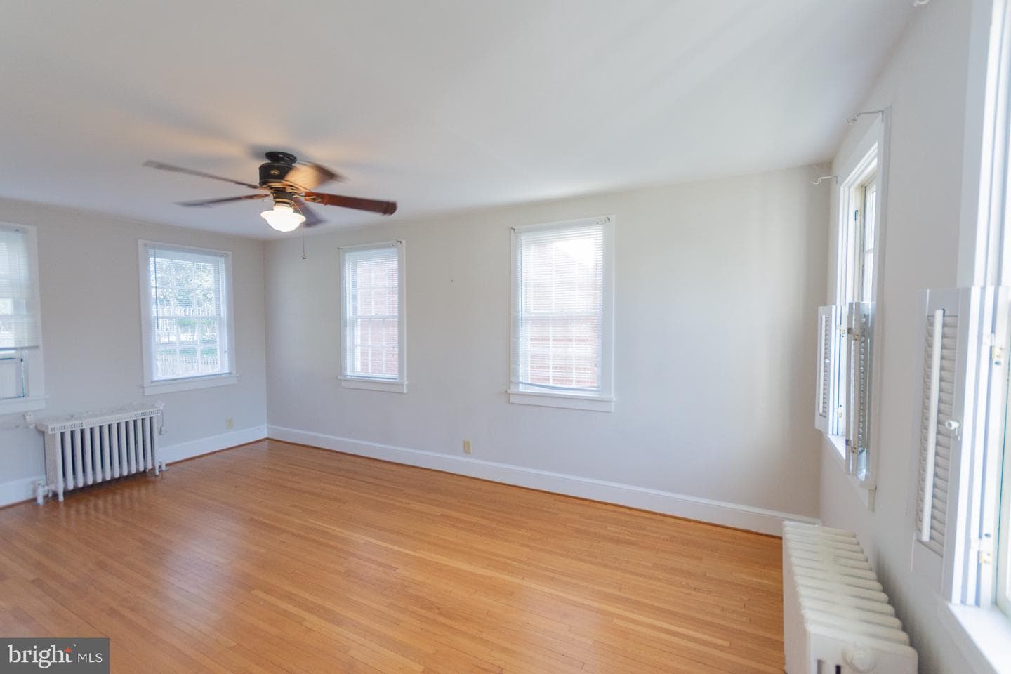1104 W Race Street photo 22