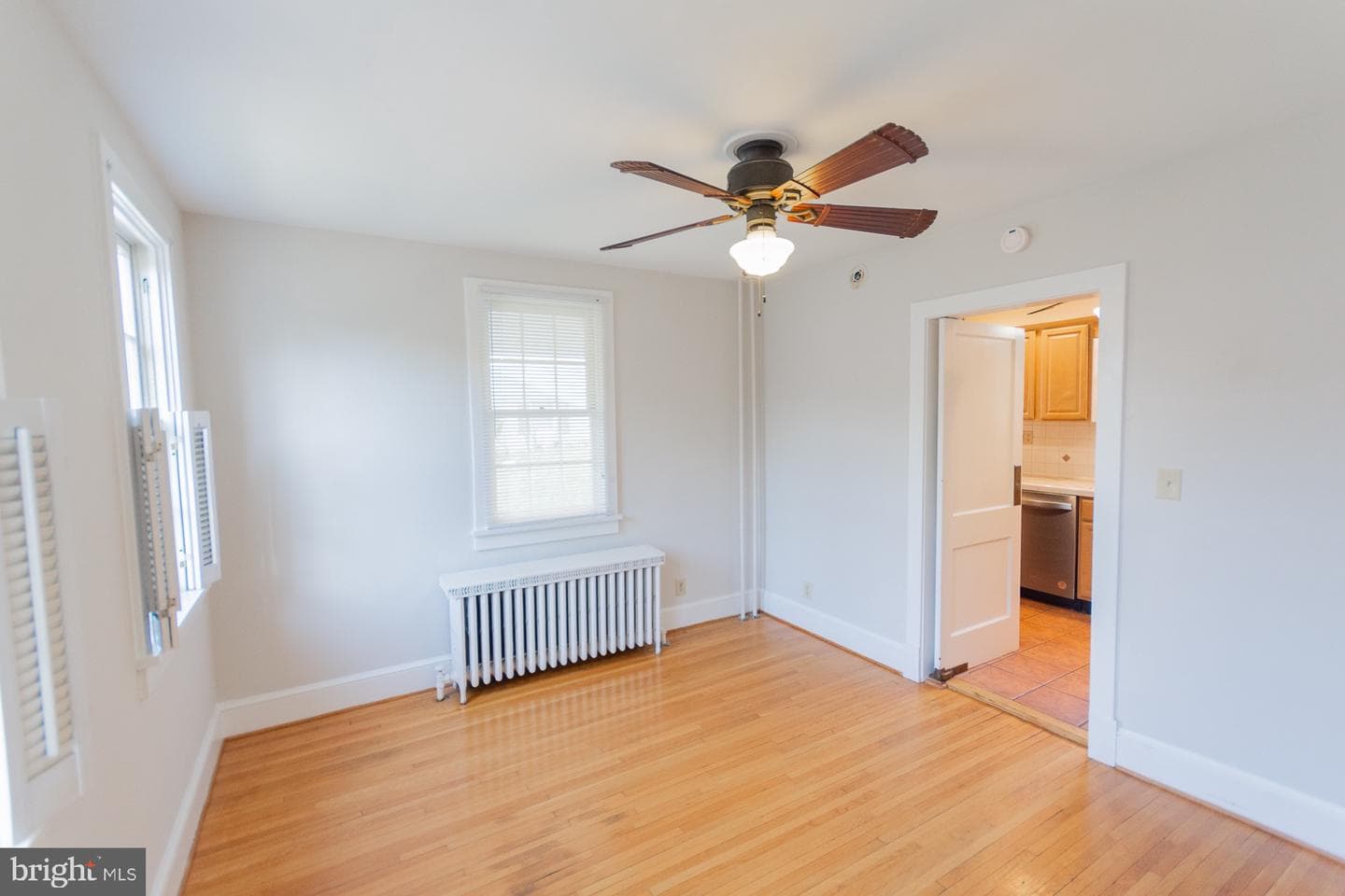1104 W Race Street photo 27