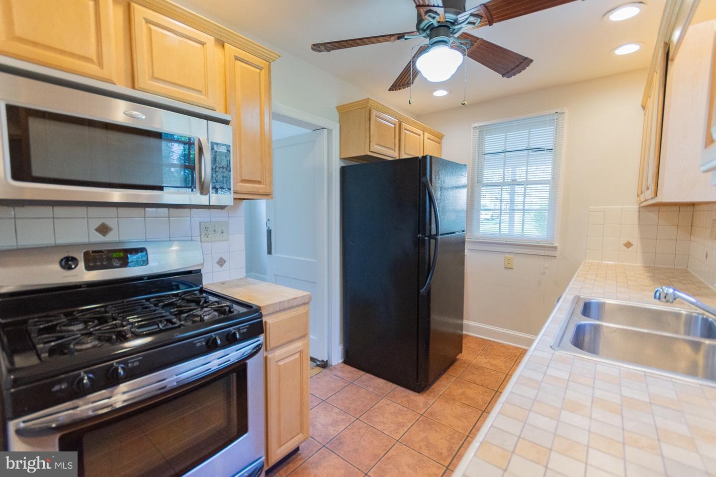 1104 W Race Street photo 33