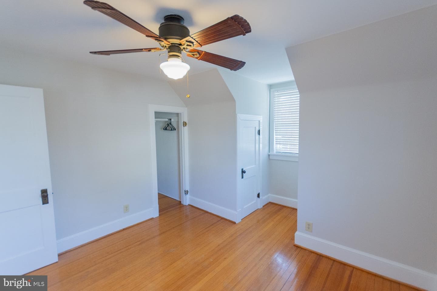 1104 W Race Street photo 41