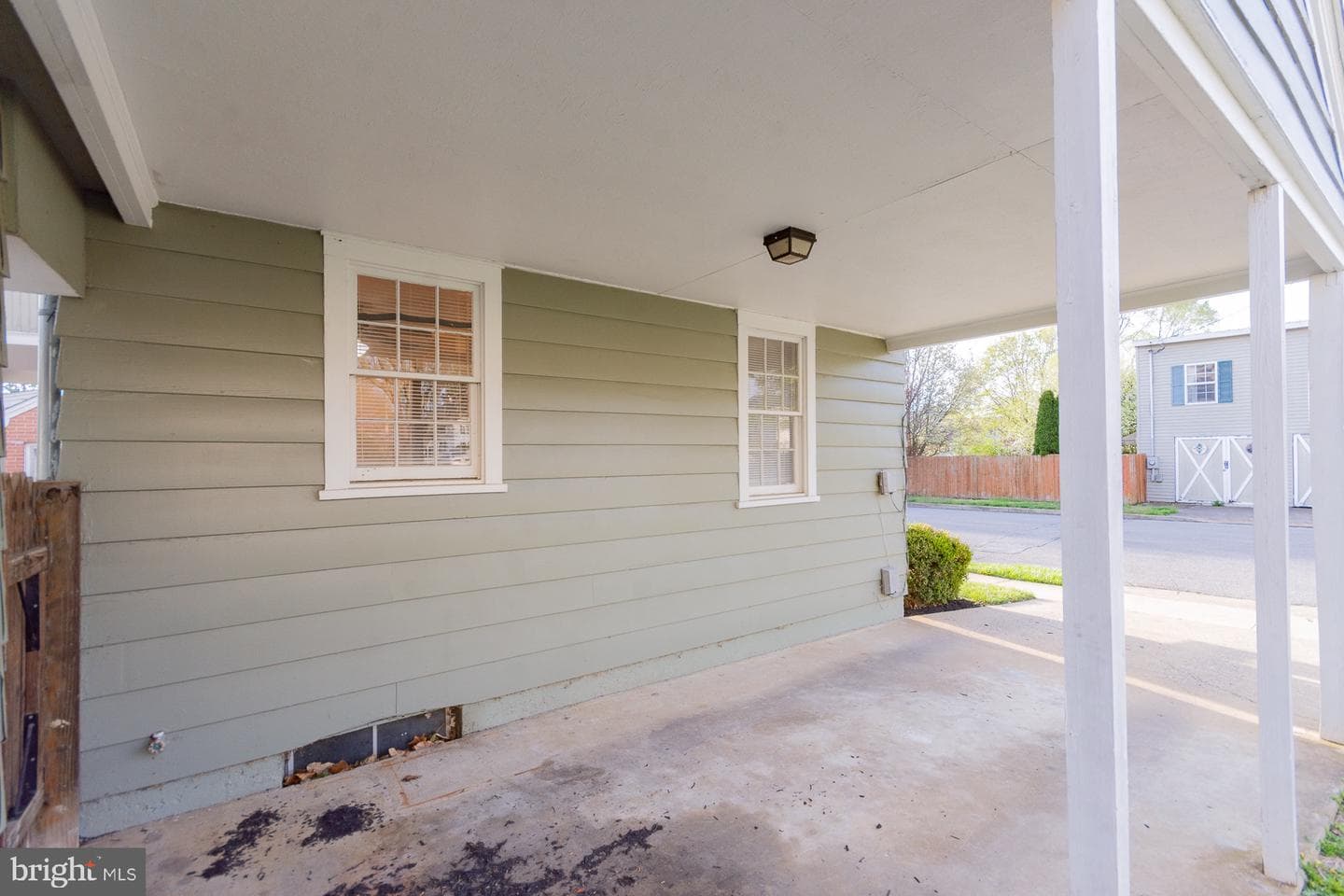 1104 W Race Street photo 7