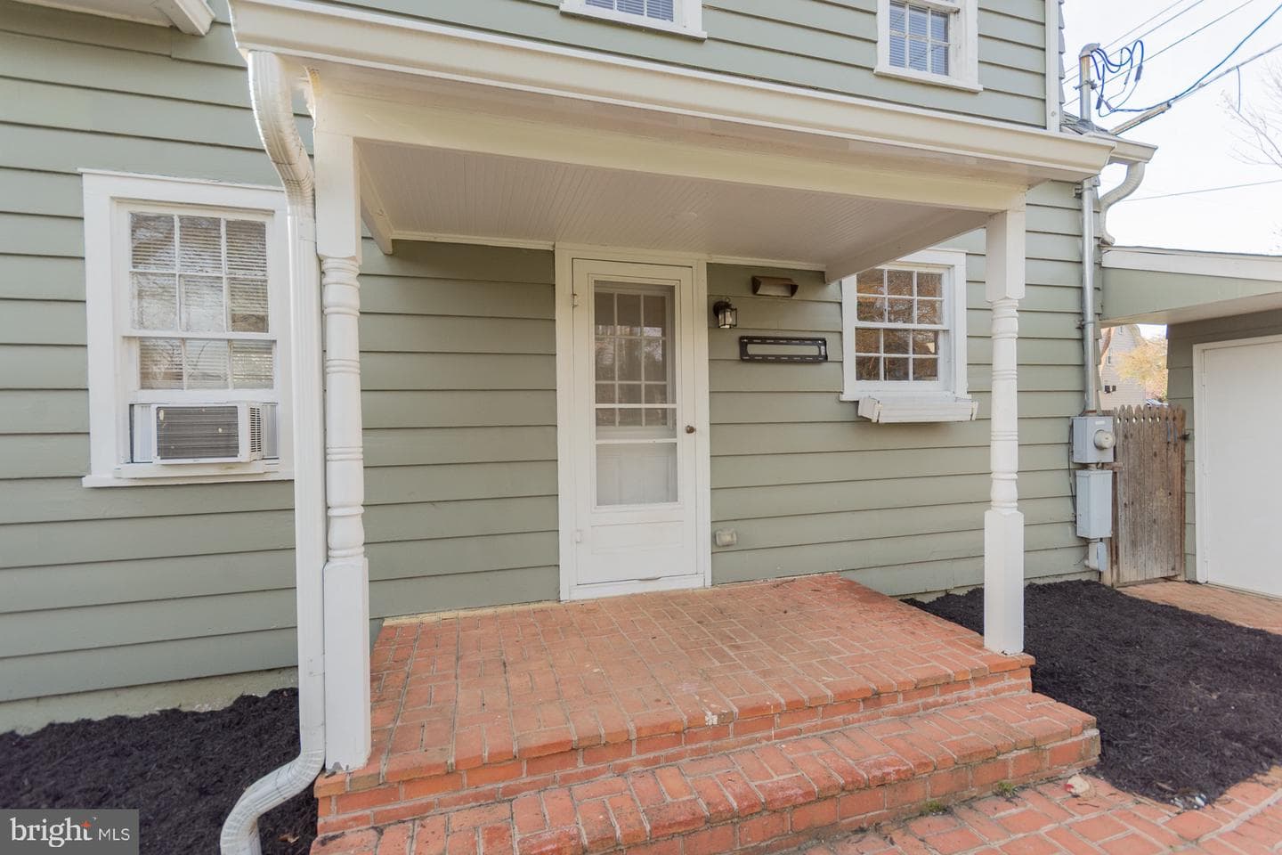 1104 W Race Street photo 9