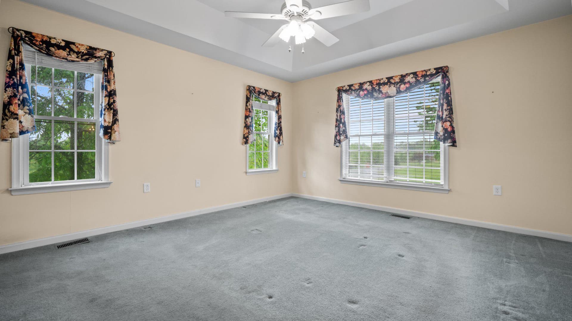 404 Michigan Drive photo 12