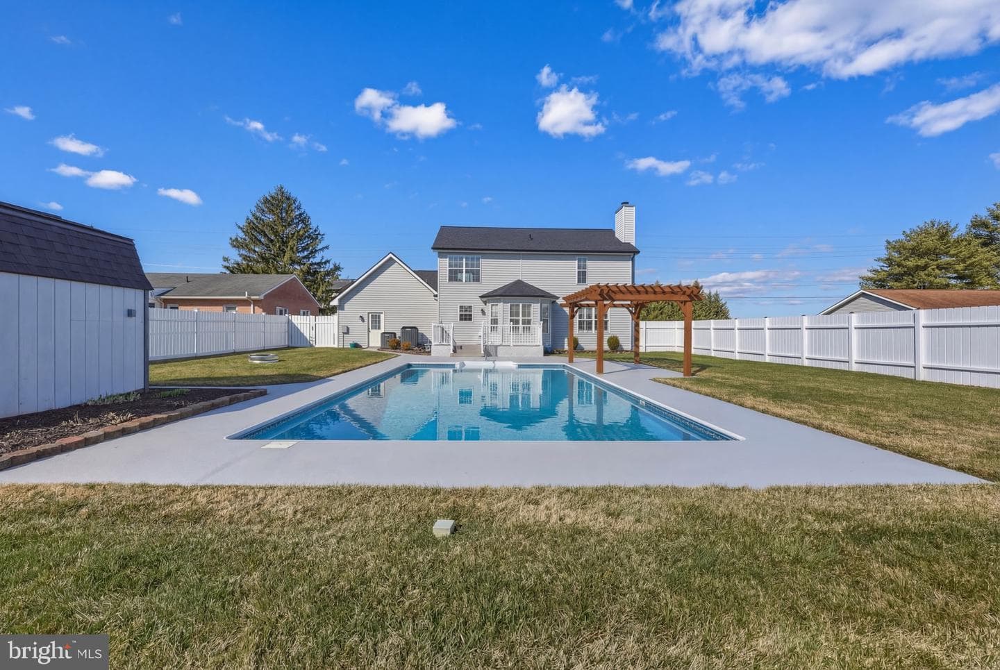 199 Primrose Drive photo 3