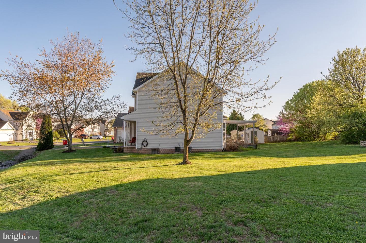 101 Wren Street N photo 41