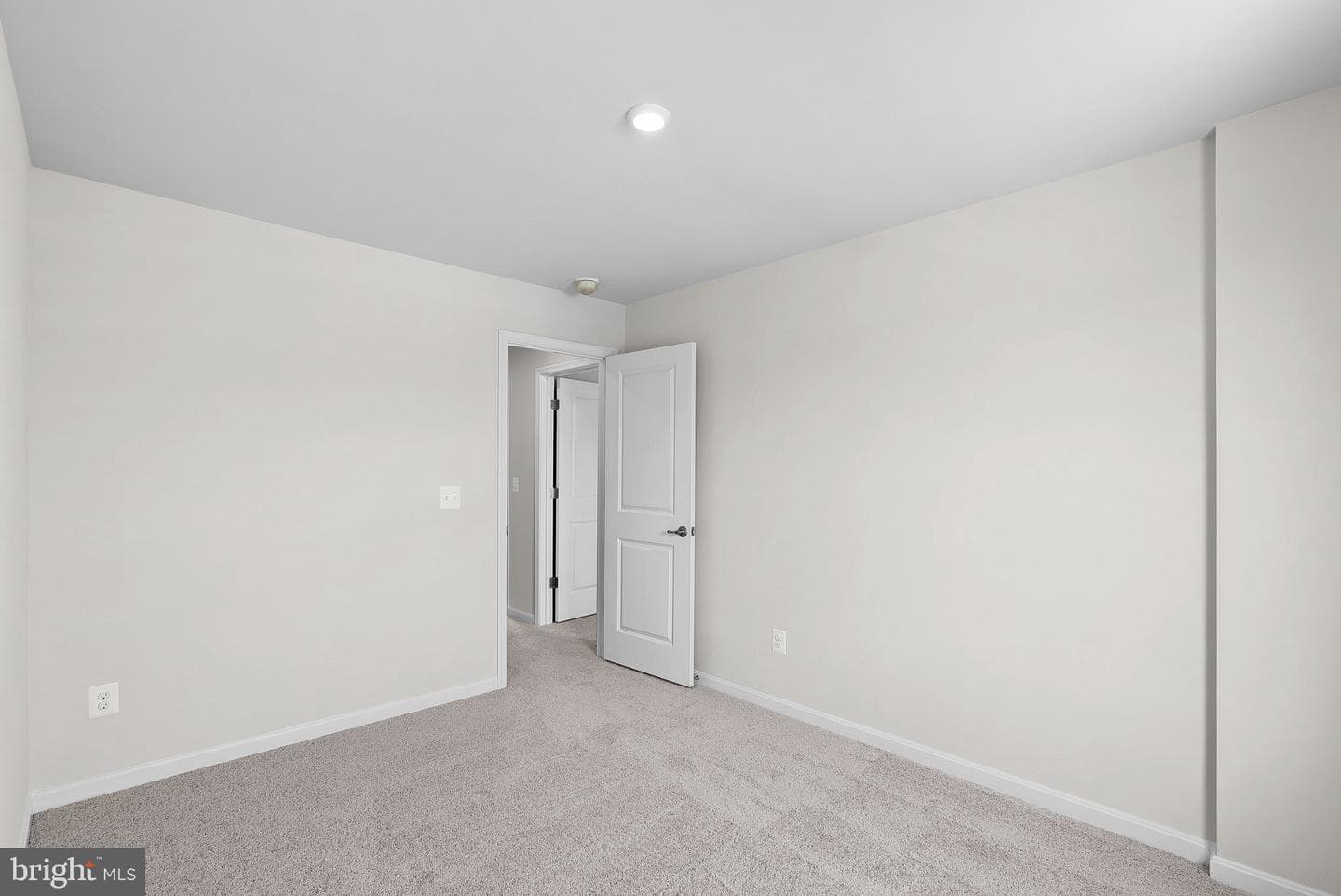 5 Eddy Road photo 34