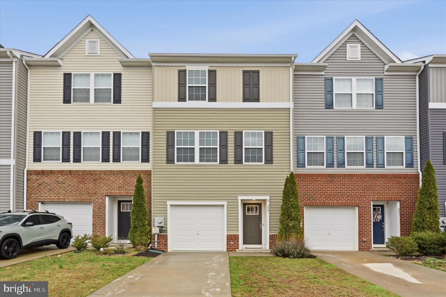 227 Magellan Drive photo 1