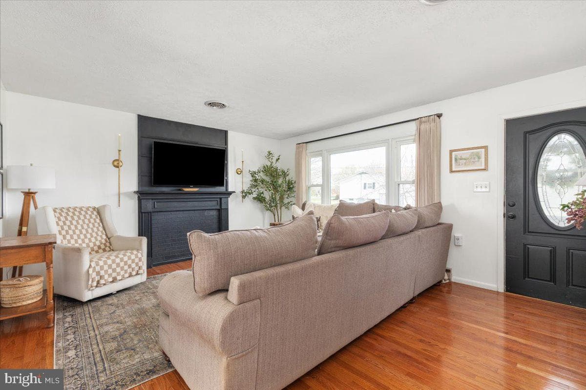 32 Cheerful Faye Drive photo 8