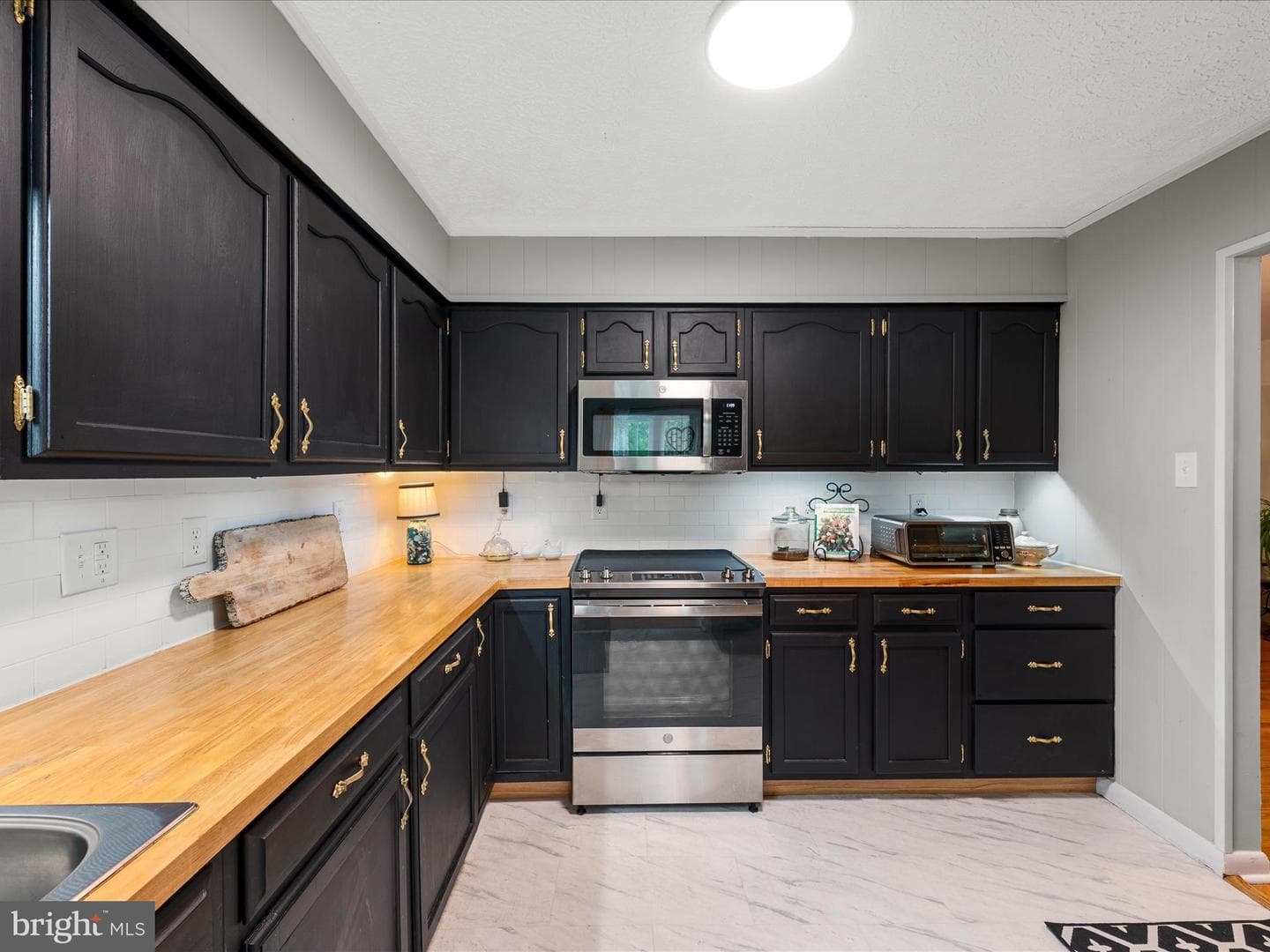 537 Ridge Road S photo 14