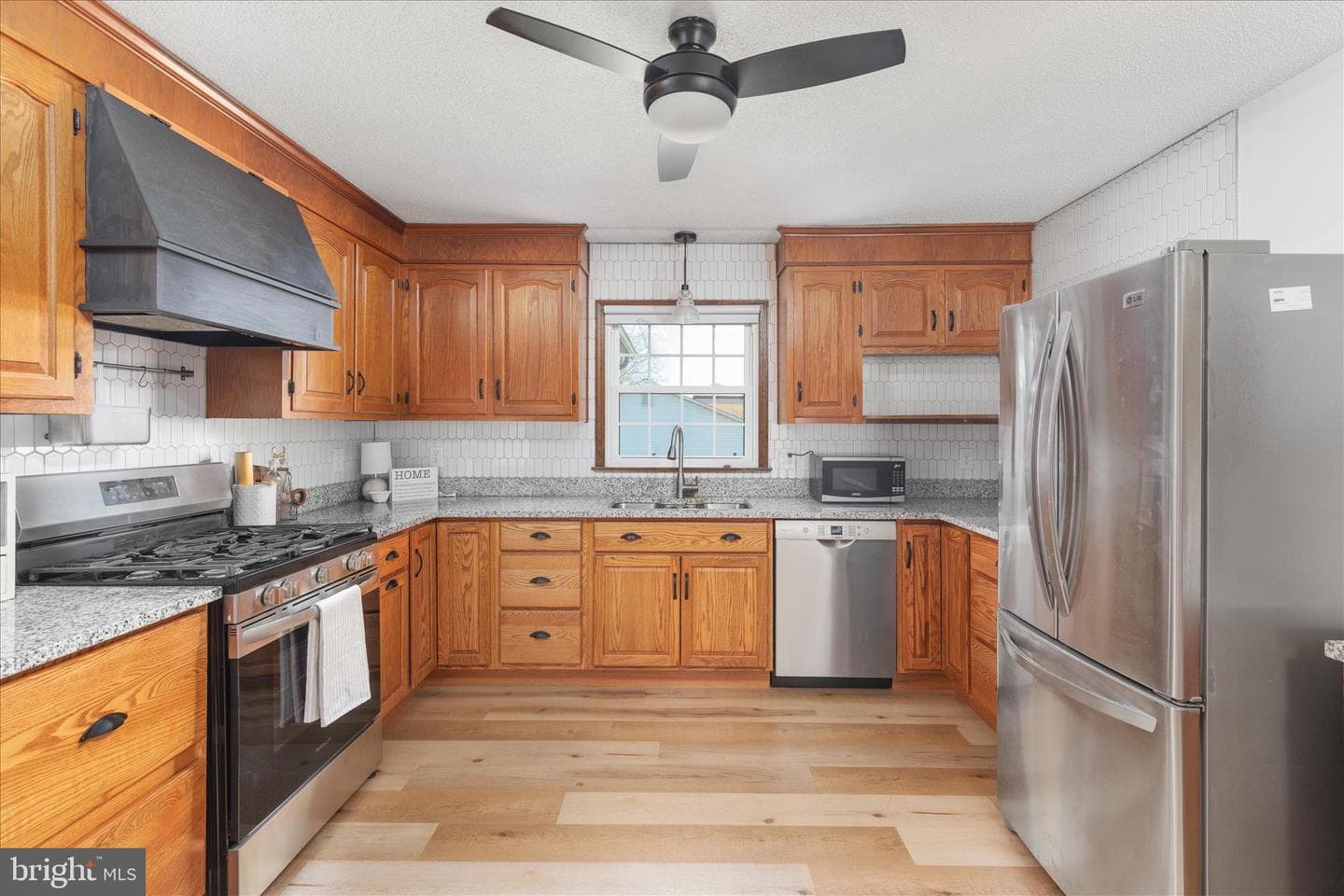 290 Larian Drive photo 15