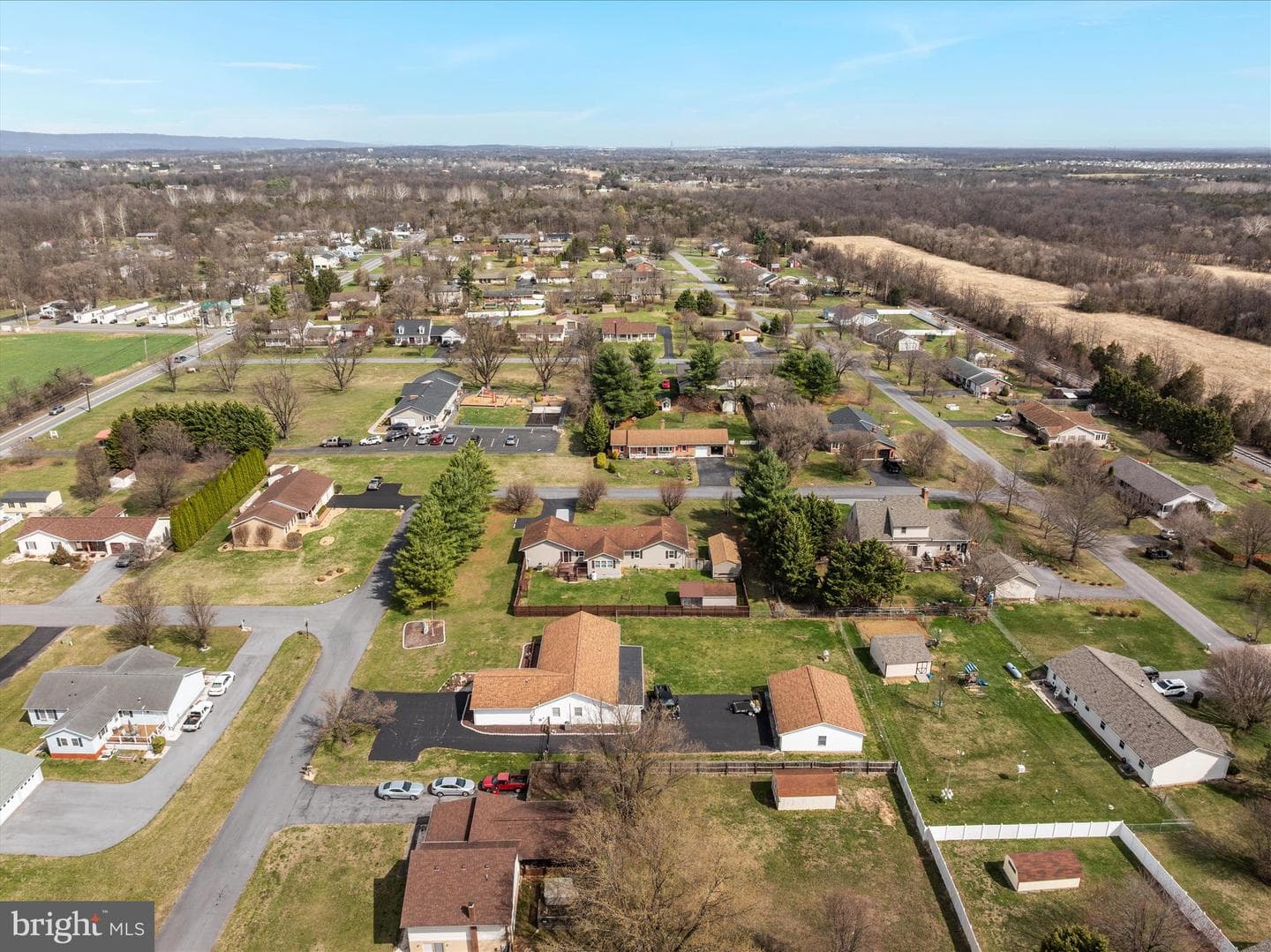290 Larian Drive photo 44