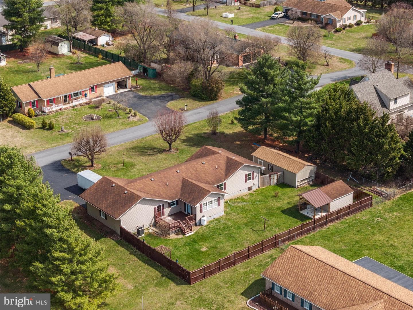 290 Larian Drive photo 45