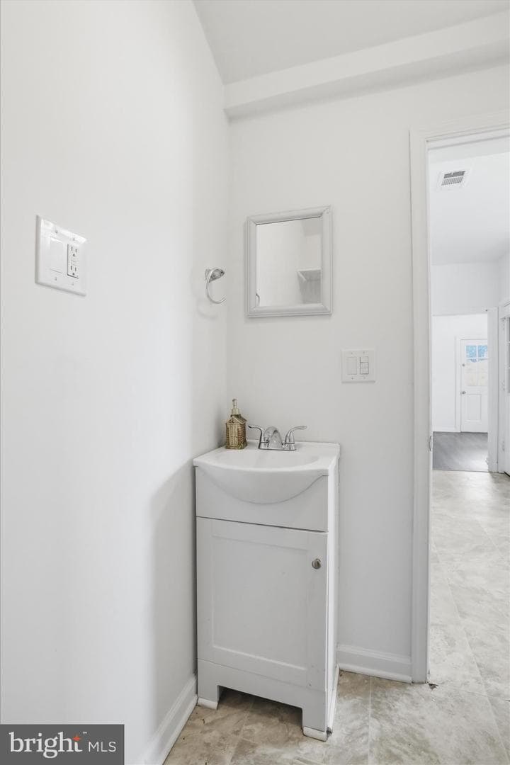 3552 Winchester Avenue photo 10