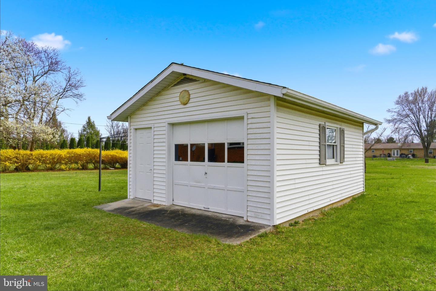 757 Montmorency Drive photo 37