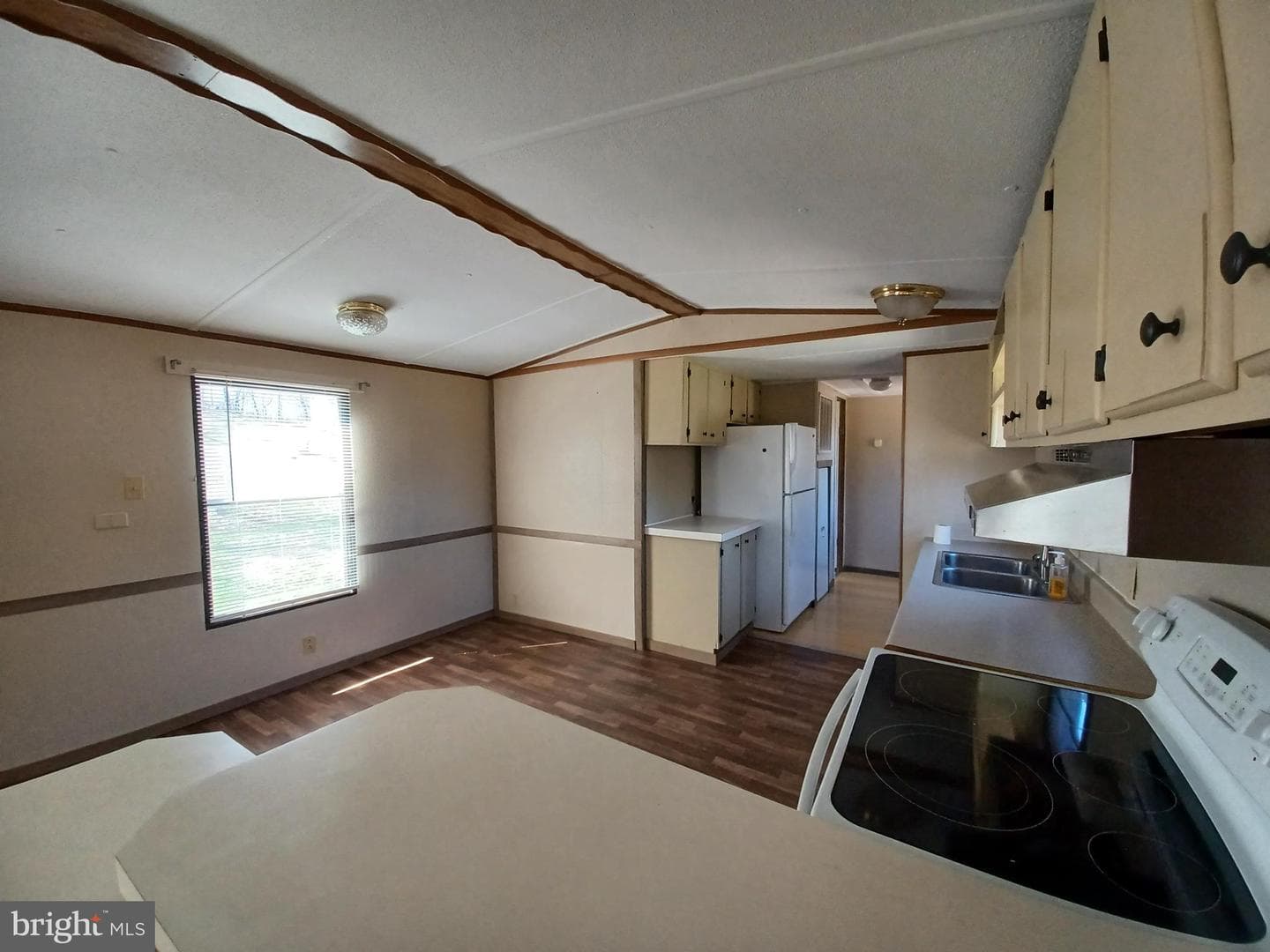740 Emerson Drive photo 10