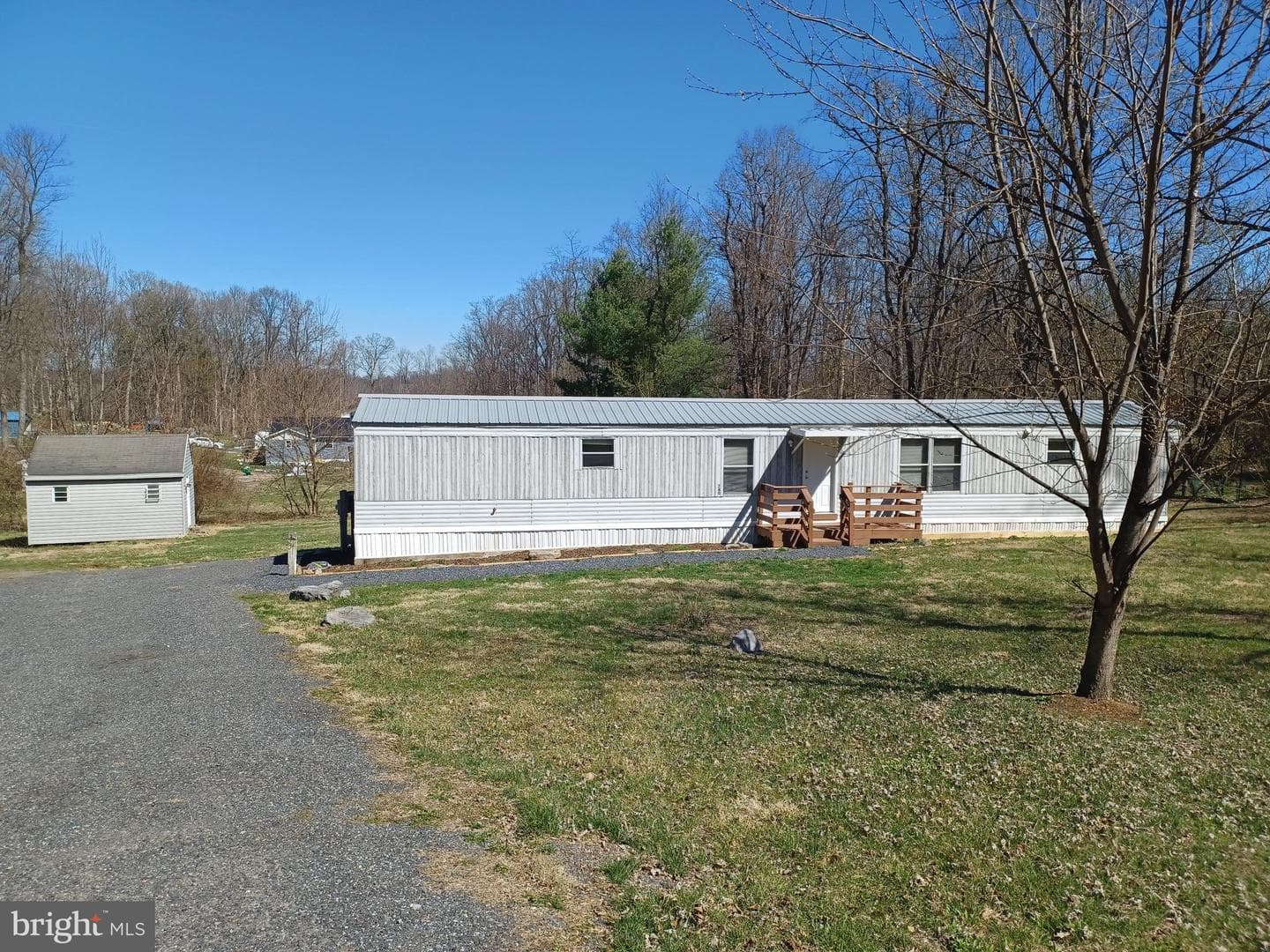 740 Emerson Drive photo 3