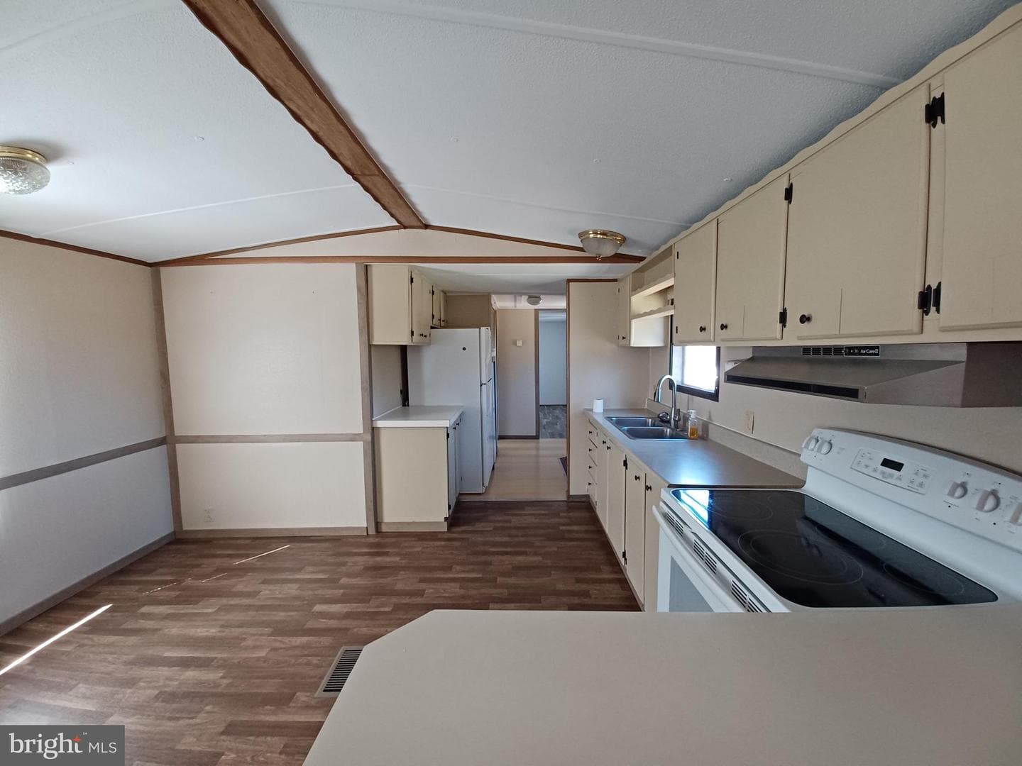 740 Emerson Drive photo 8