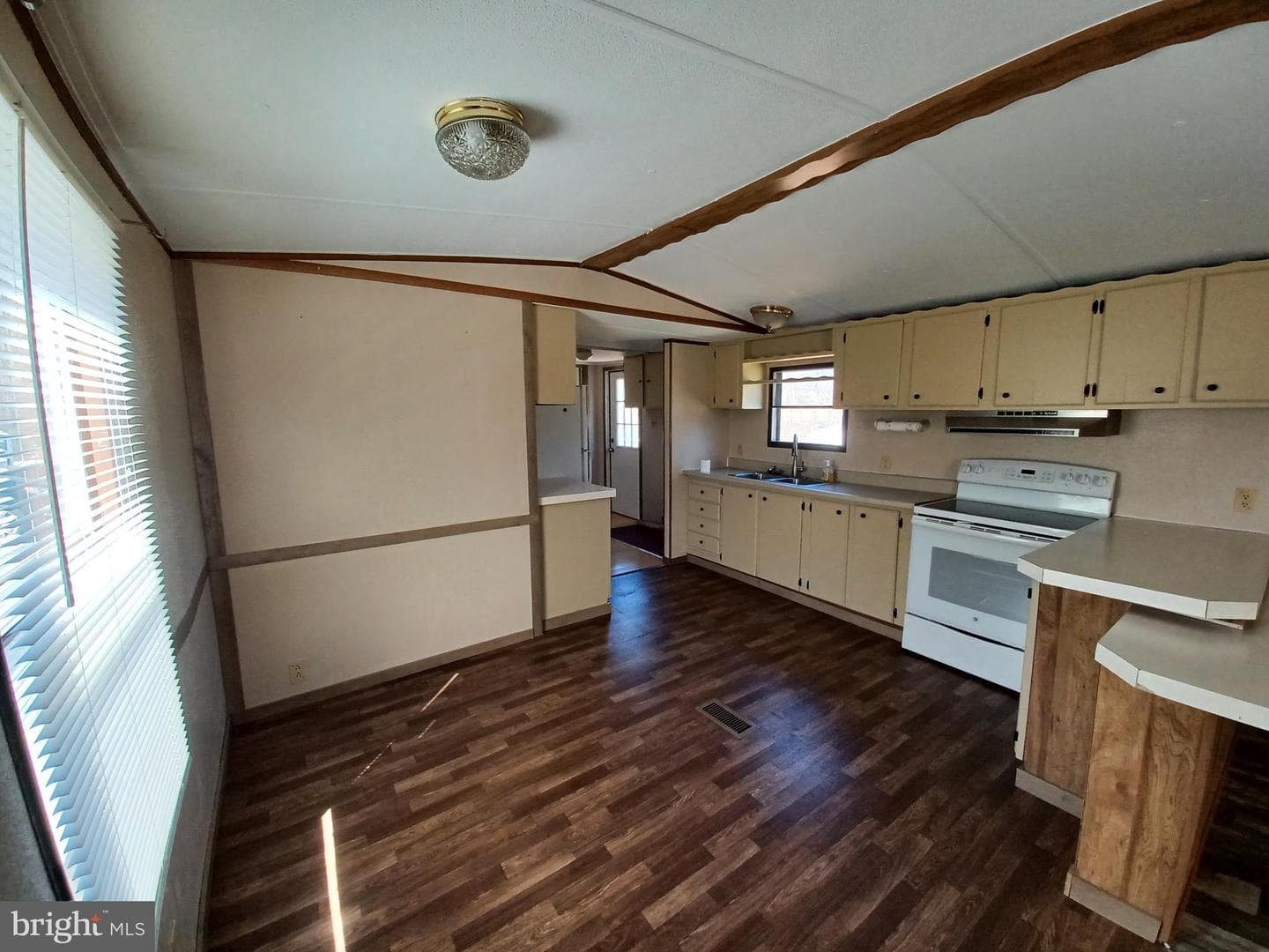 740 Emerson Drive photo 9