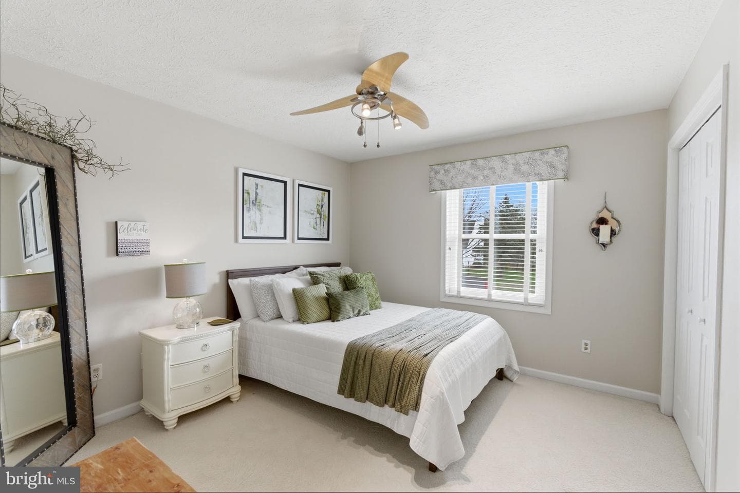 17 Renaissance Drive photo 41