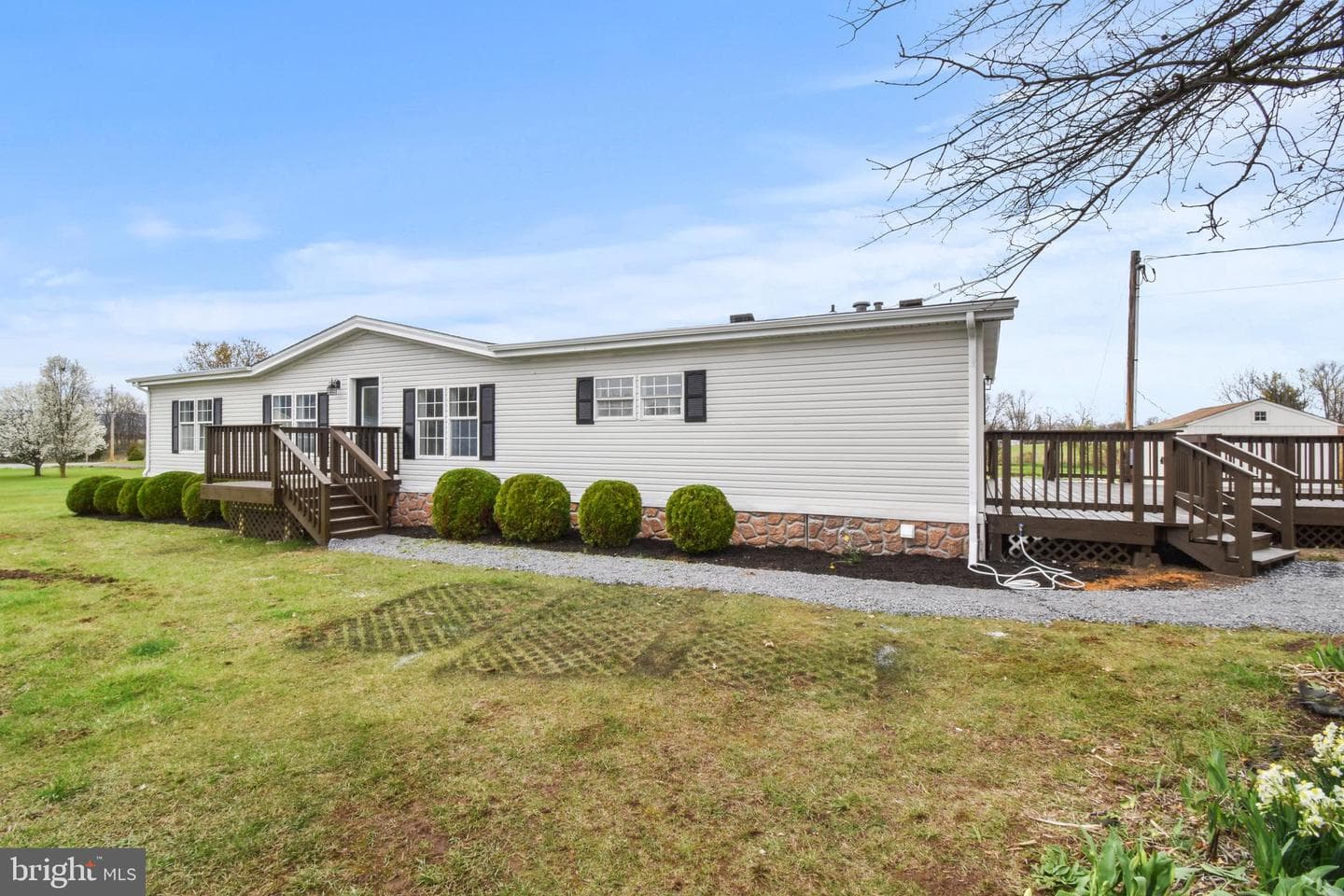 63 Snyders Lane photo 2