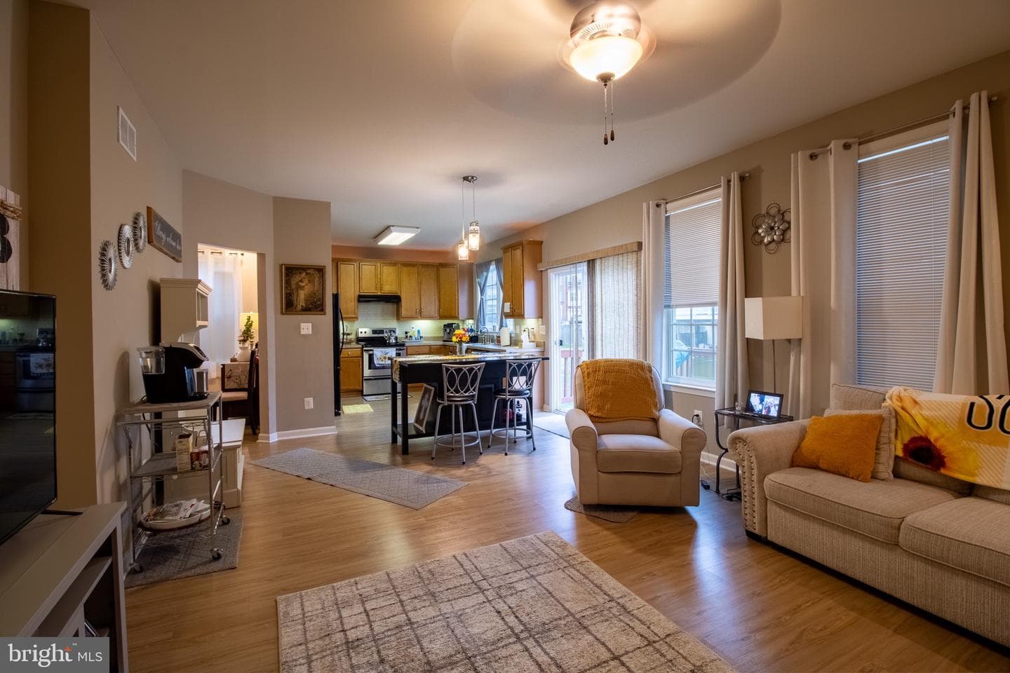 104 E Strathmore Way E photo 24