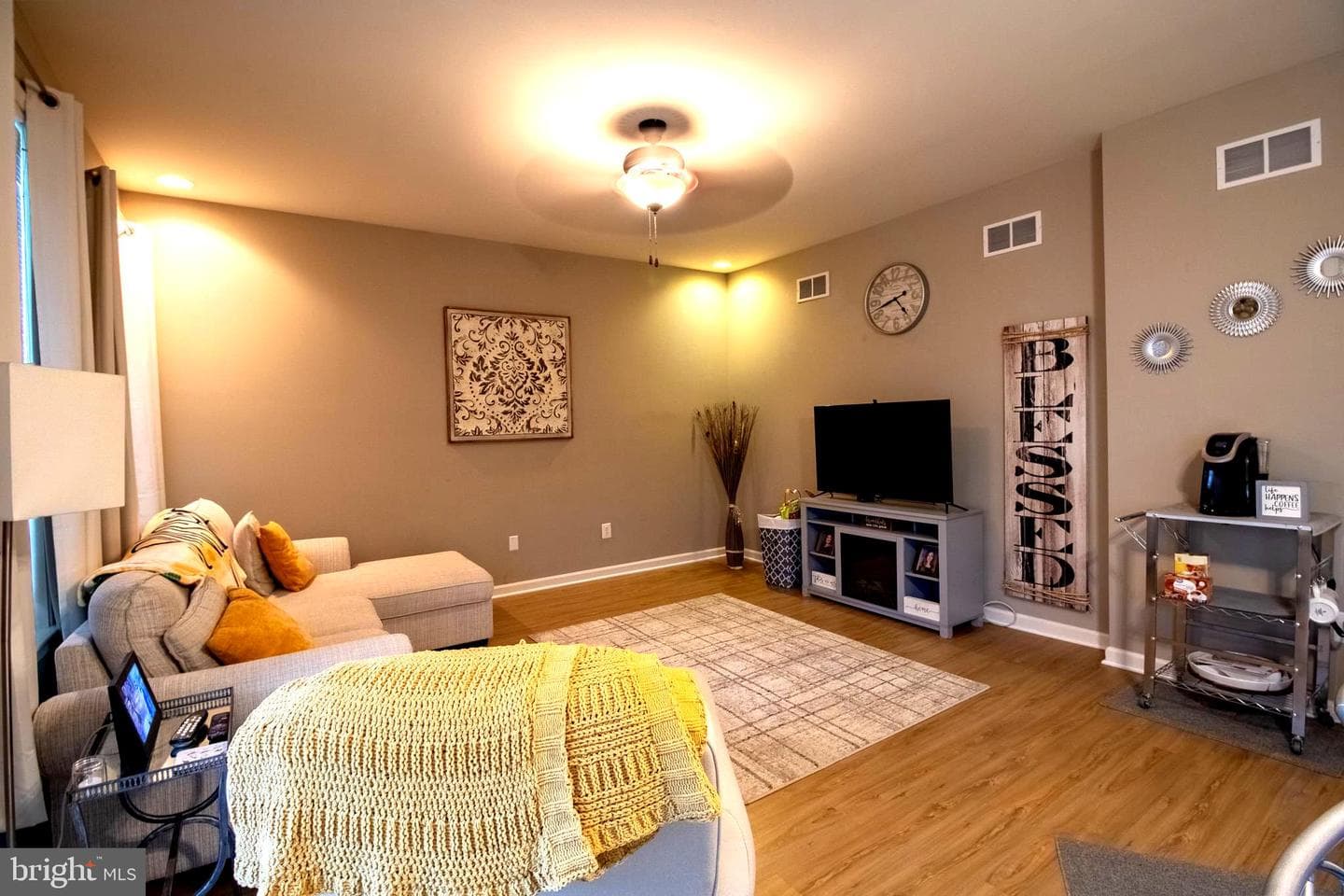 104 E Strathmore Way E photo 26