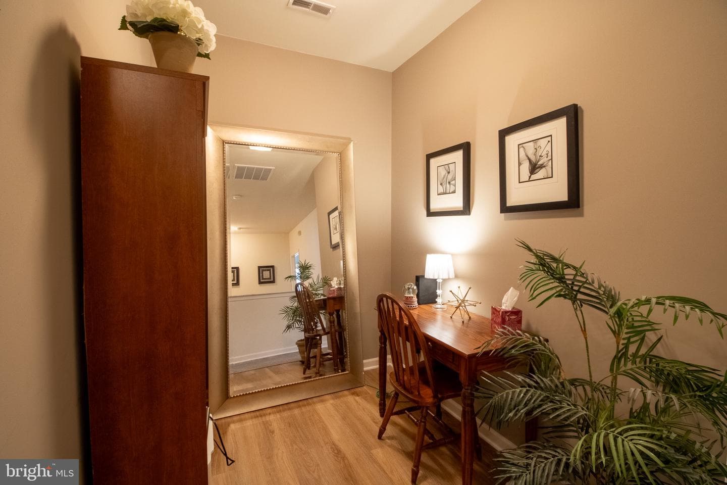 104 E Strathmore Way E photo 32