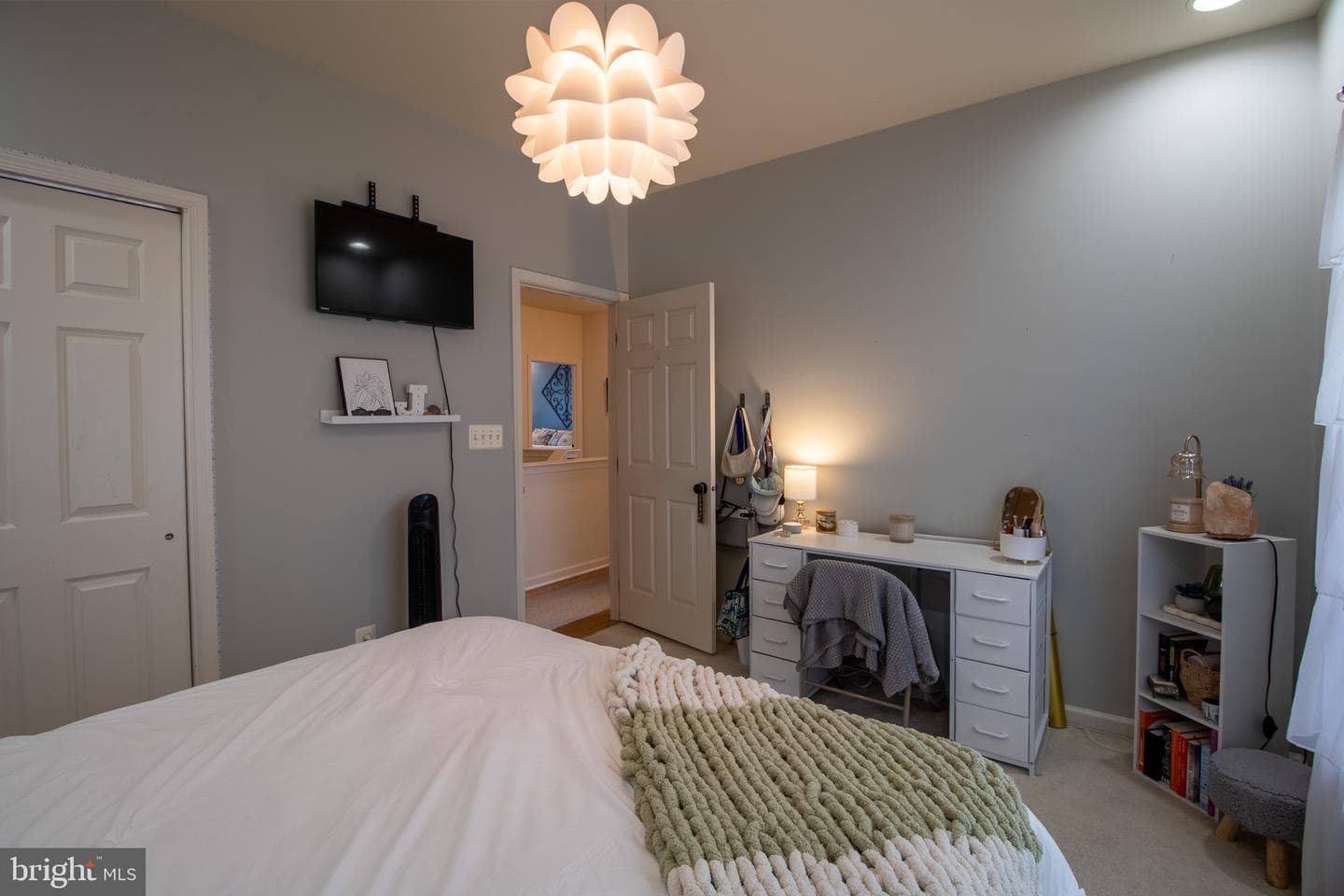 104 E Strathmore Way E photo 50