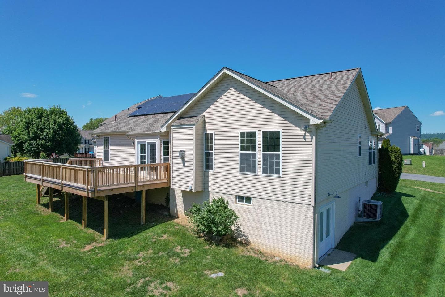633 Bentley Drive photo 33