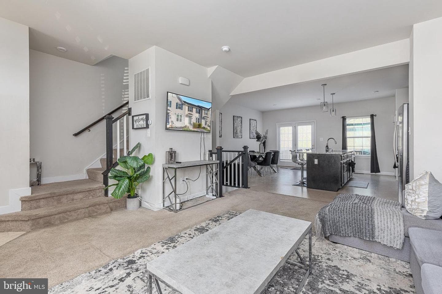 195 Ontario Drive photo 5
