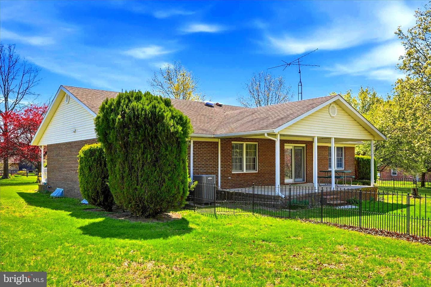 229 Hollis Drive photo 8