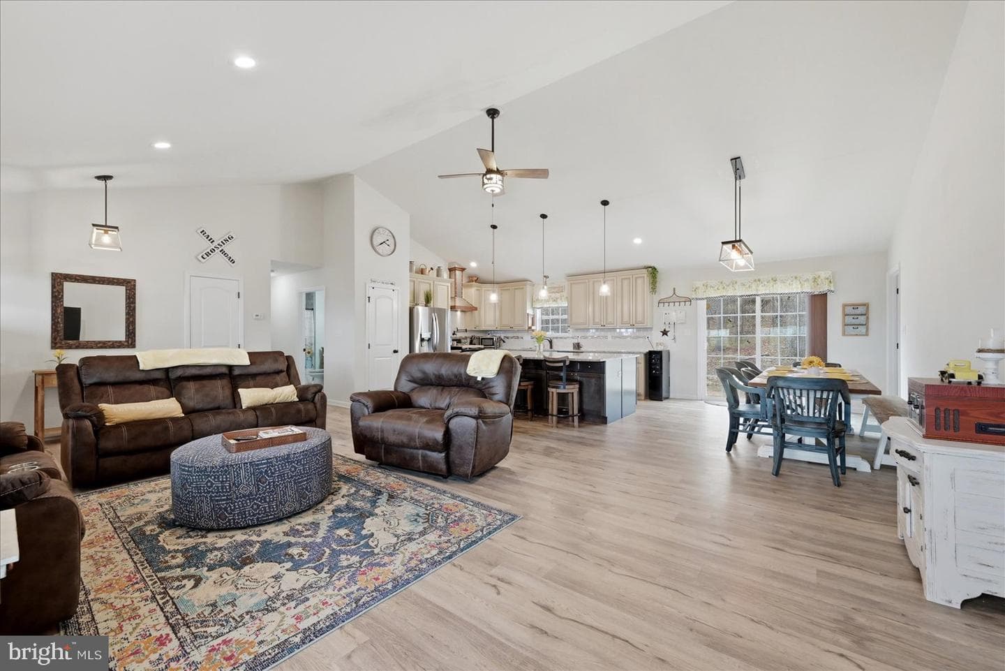 379 Jura Drive photo 15