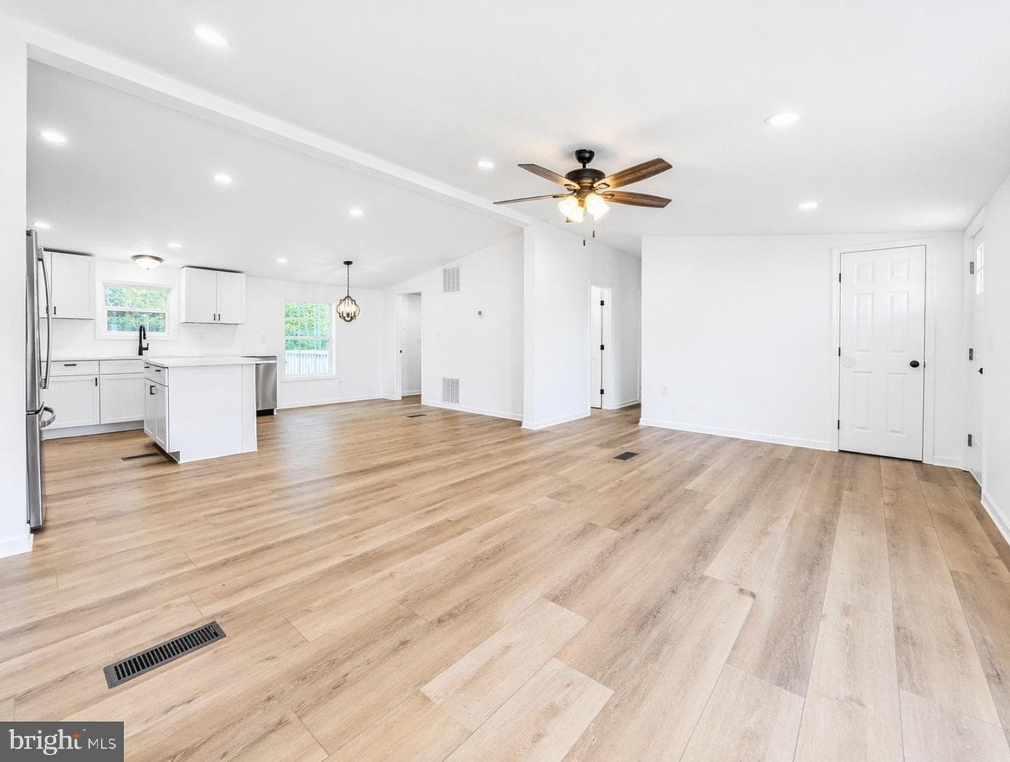 310 Jasmine Lane photo 4