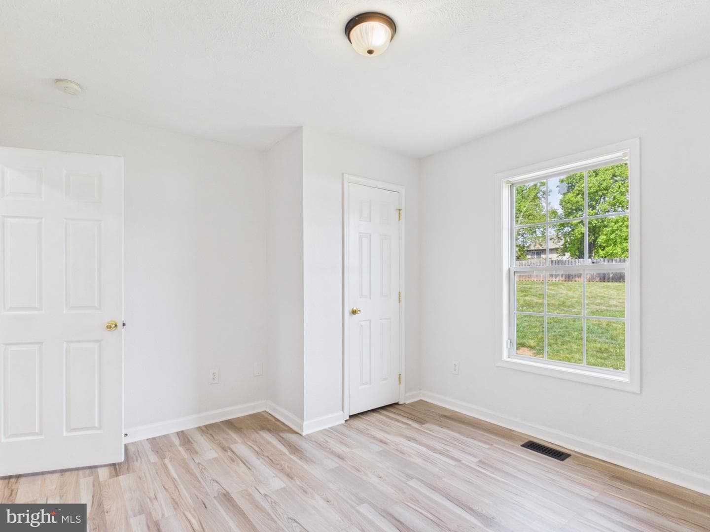 218 Larry Way photo 17