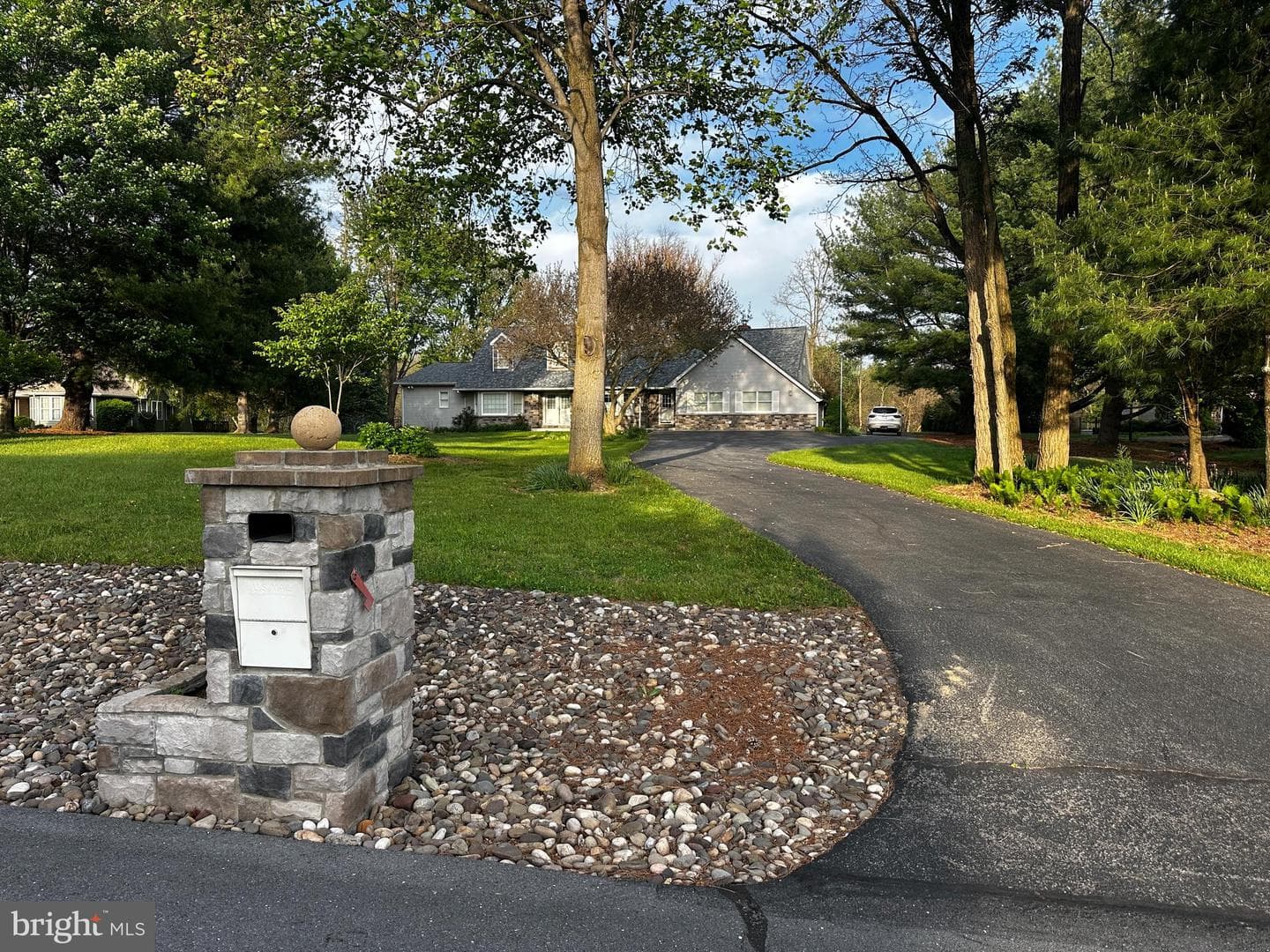 236 Babbling Brook Lane photo 3